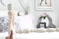 Mirror Frames Reimagined as Photo Displays