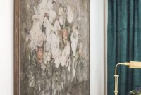 Guest Bedroom Grandeur: Vintage Chic Statement Art