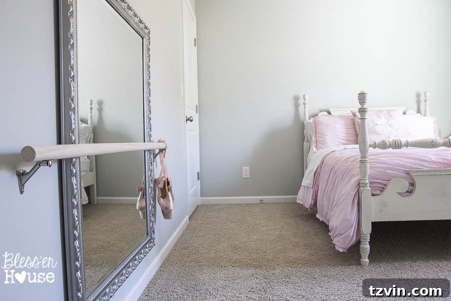 Finishing touches to Livie's room!
