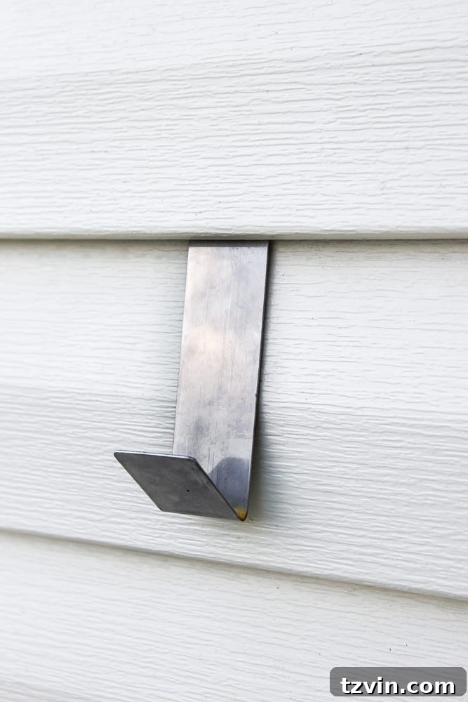 Damage-Free Ways to Hang Decor on Siding 3 How to Hang Decor on Siding With No Damage | blesserhouse.com - Good tip for making outdoor siding look not so naked!