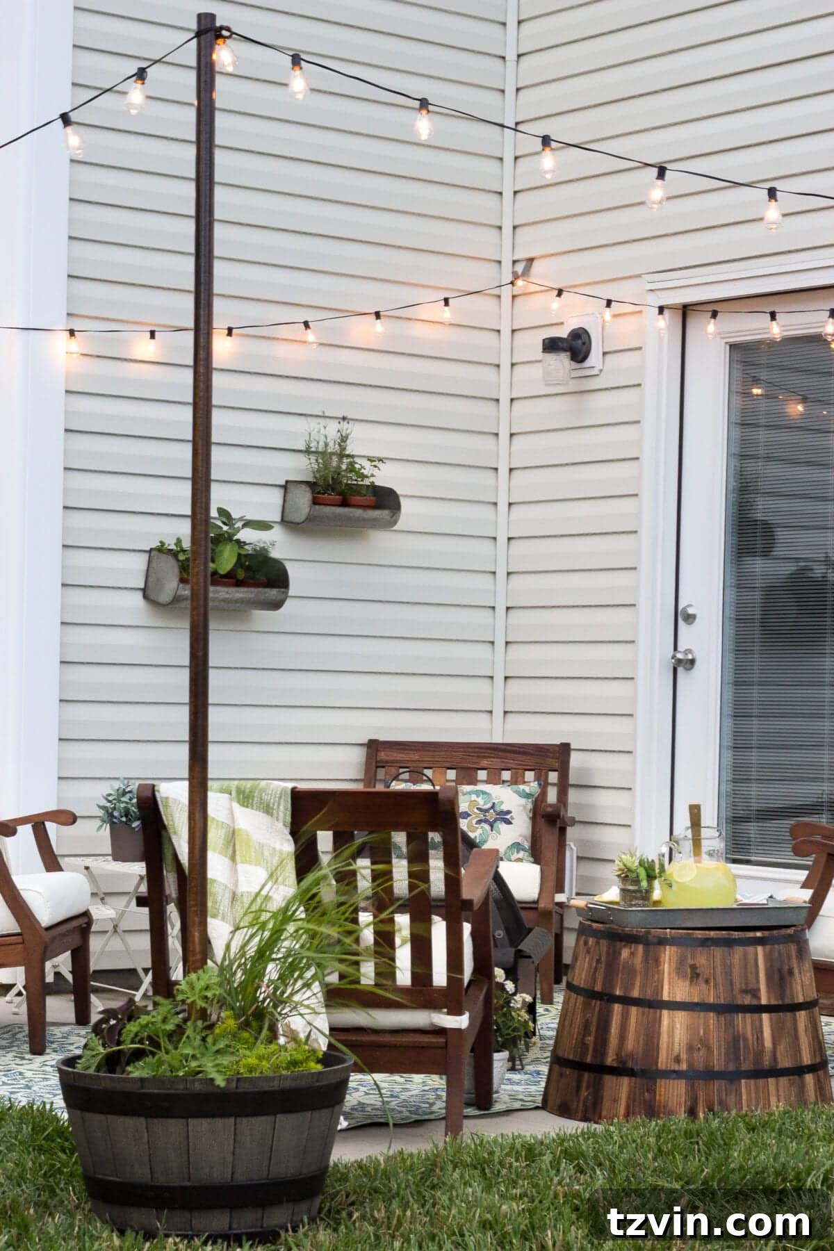 My 2016 Summer House Reveal 32 Back Patio Cookout