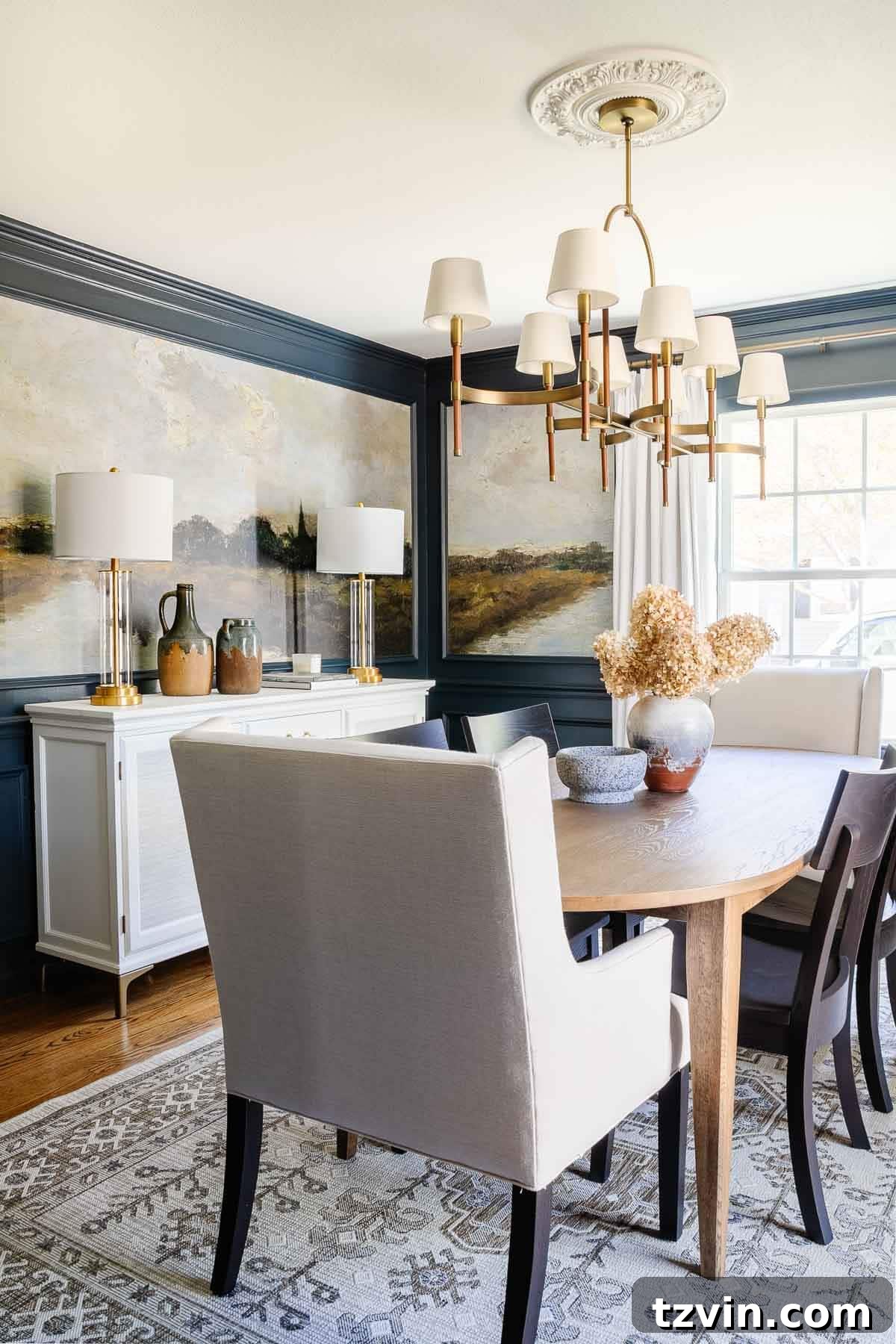 how to decorate a dining room with elegant wallpaper and lighting