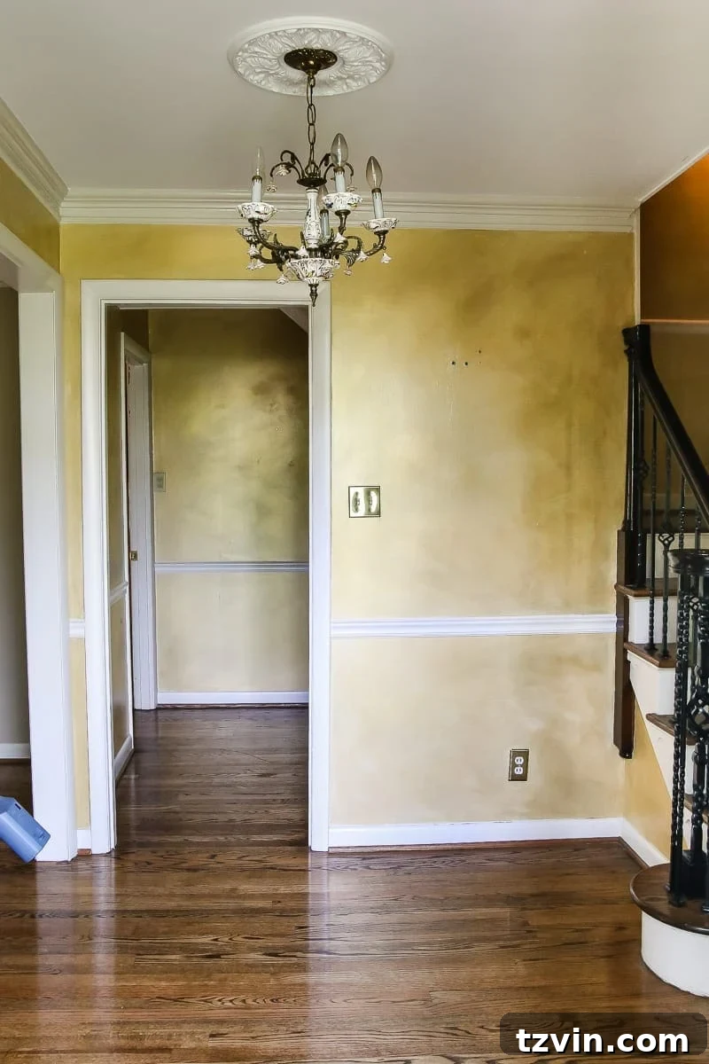 Foyer Refresh: A Balanced Palette 7 Neutral Painted Foyer Update | Foyer Decor