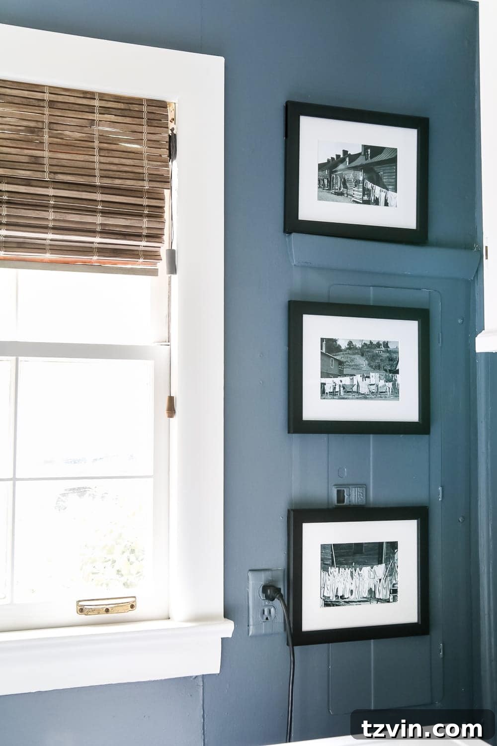 Charming Vintage Laundry Day Art Prints 10 Vintage Clothesline Laundry Room Art Printable Set | blesserhouse.com - A free downloadable printable set of 6 vintage black & white clothesline cityscape and countryscape photos perfect for framing in a laundry room.
