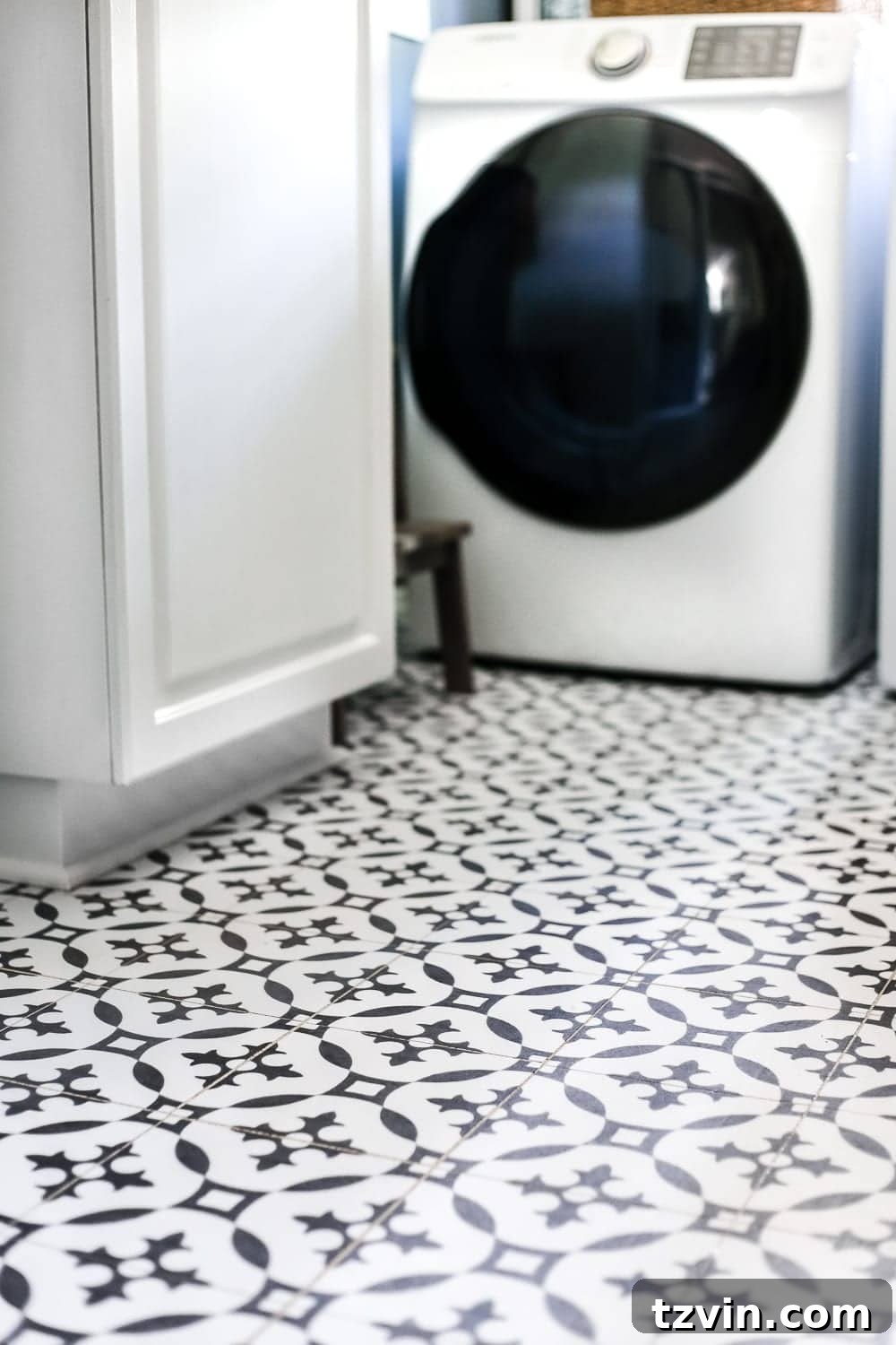 Close-up of the finished DIY Moroccan vinyl tile floor, highlighting the pattern and 