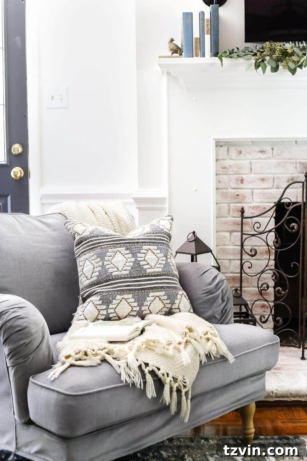 Secrets to a Lavish Home That Won't Break the Bank 10 How to Make Your Home Look Luxurious on a Budget | blesserhouse.com - 8 tips to make your home look luxurious on a budget with ideas for choosing finishes, lighting, art, and small details that only look expensive. living room art