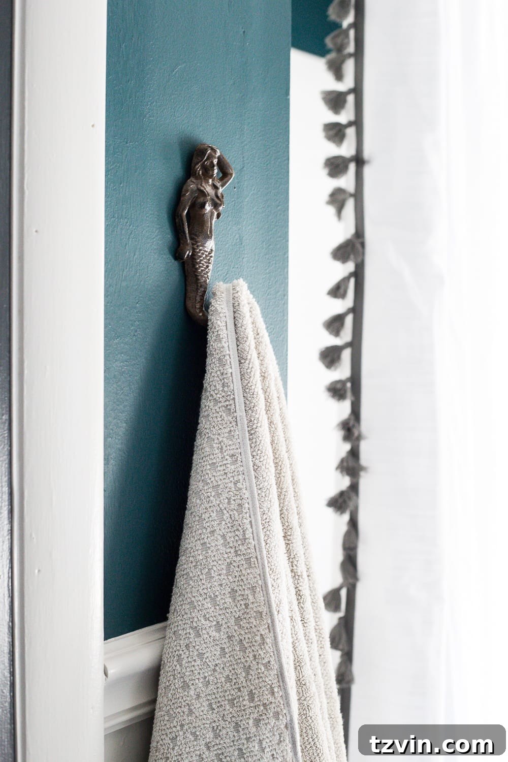 Dual Purpose Dream Bathroom Reveal 15 Kid's / Guest Bathroom Makeover on a Budget | blesserhouse.com - A shared kid's / guest bathroom gets a full makeover for less than $500 using just paint, DIY tutorials, and decorating tricks. #bathroom #homeimprovement