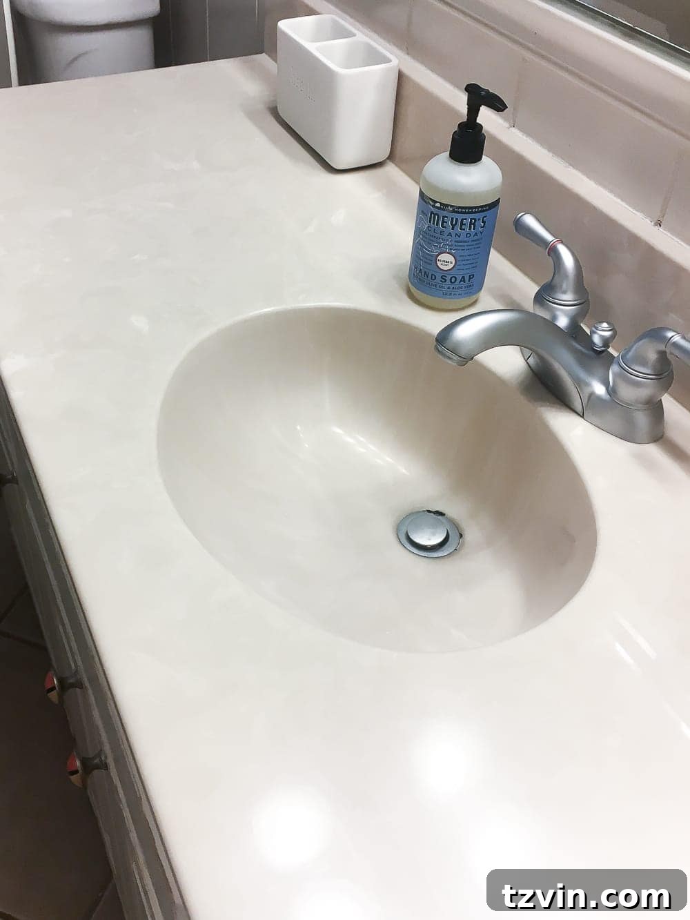 Dual Purpose Dream Bathroom Reveal 10 Kid's / Guest Bathroom Makeover on a Budget | blesserhouse.com - A shared kid's / guest bathroom gets a full makeover for less than $500 using just paint, DIY tutorials, and decorating tricks. #bathroom #homeimprovement