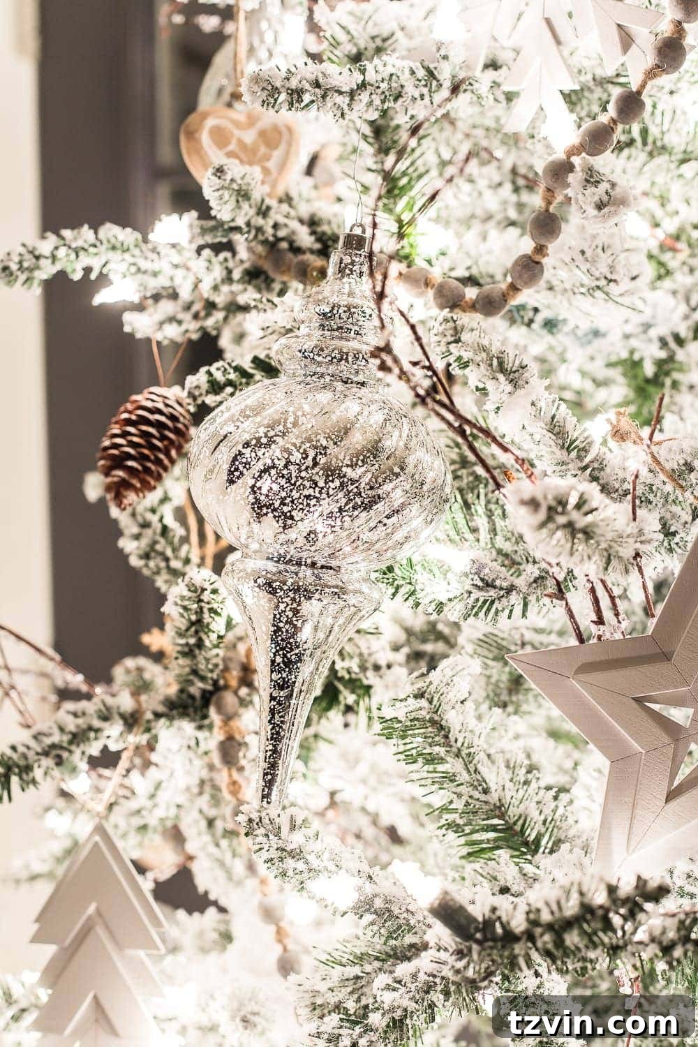 Glow of Christmas: A Candlelight Tour 13 Christmas Night Candlelight Tour | blesserhouse.com - A Christmas night time candlelight home tour with neutral, classic decorating ideas. #christmasdecor #christmascandlelight #christmashometour #candlelighttour