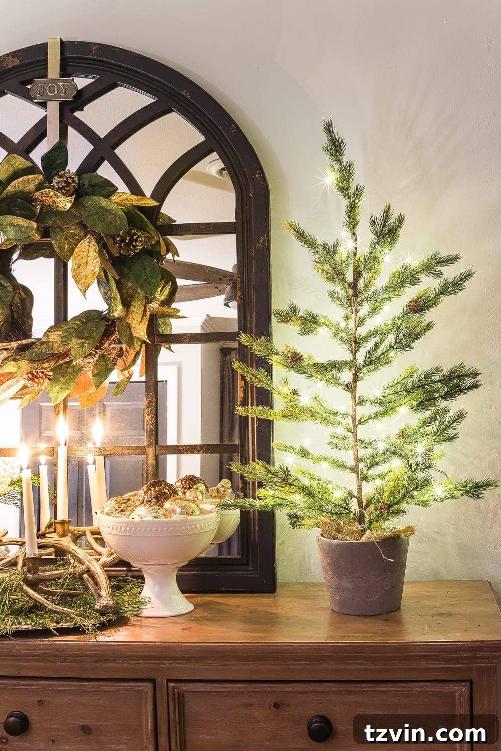 Glow of Christmas: A Candlelight Tour 21 Christmas Night Candlelight Tour | blesserhouse.com - A Christmas night time candlelight home tour with neutral, classic decorating ideas. #christmasdecor #christmascandlelight #christmashometour #candlelighttour
