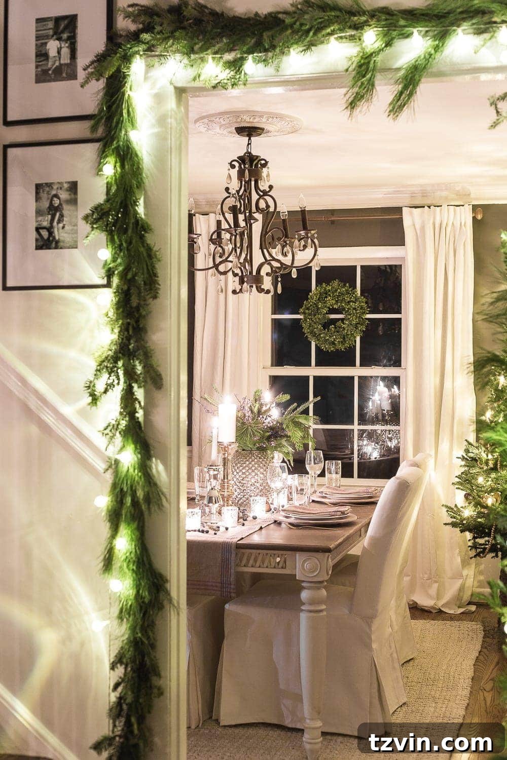 Glow of Christmas: A Candlelight Tour 4 Christmas Night Candlelight Tour | blesserhouse.com - A Christmas night time candlelight home tour with neutral, classic decorating ideas. #christmasdecor #christmascandlelight #christmashometour #candlelighttour