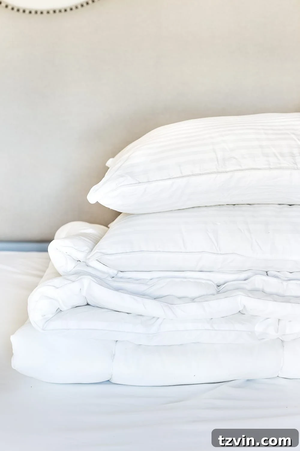 Affordable Luxury: High-End Bedding Without the High Price 3 The best resources for luxury feeling bedding for a tight budget under $40. #bedding #luxurybedding #budgetbedding #bedroomdecor