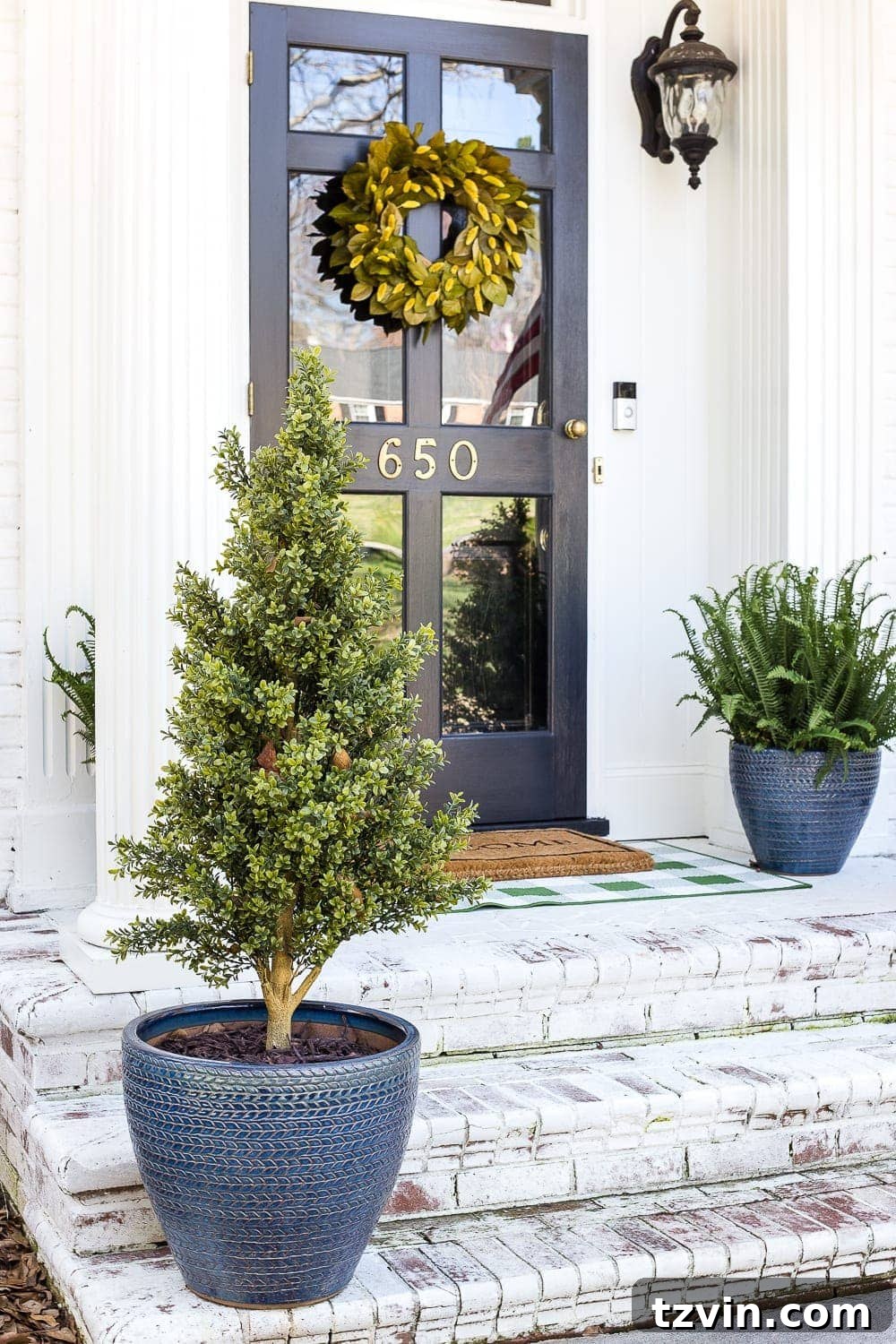 Small Stoop, Big Style: 4 Simple Decorating Steps 7 4 easy steps to decorate a small porch stoop for spring to make any home more welcoming for guests. #springporch #smallporch #porchstoop