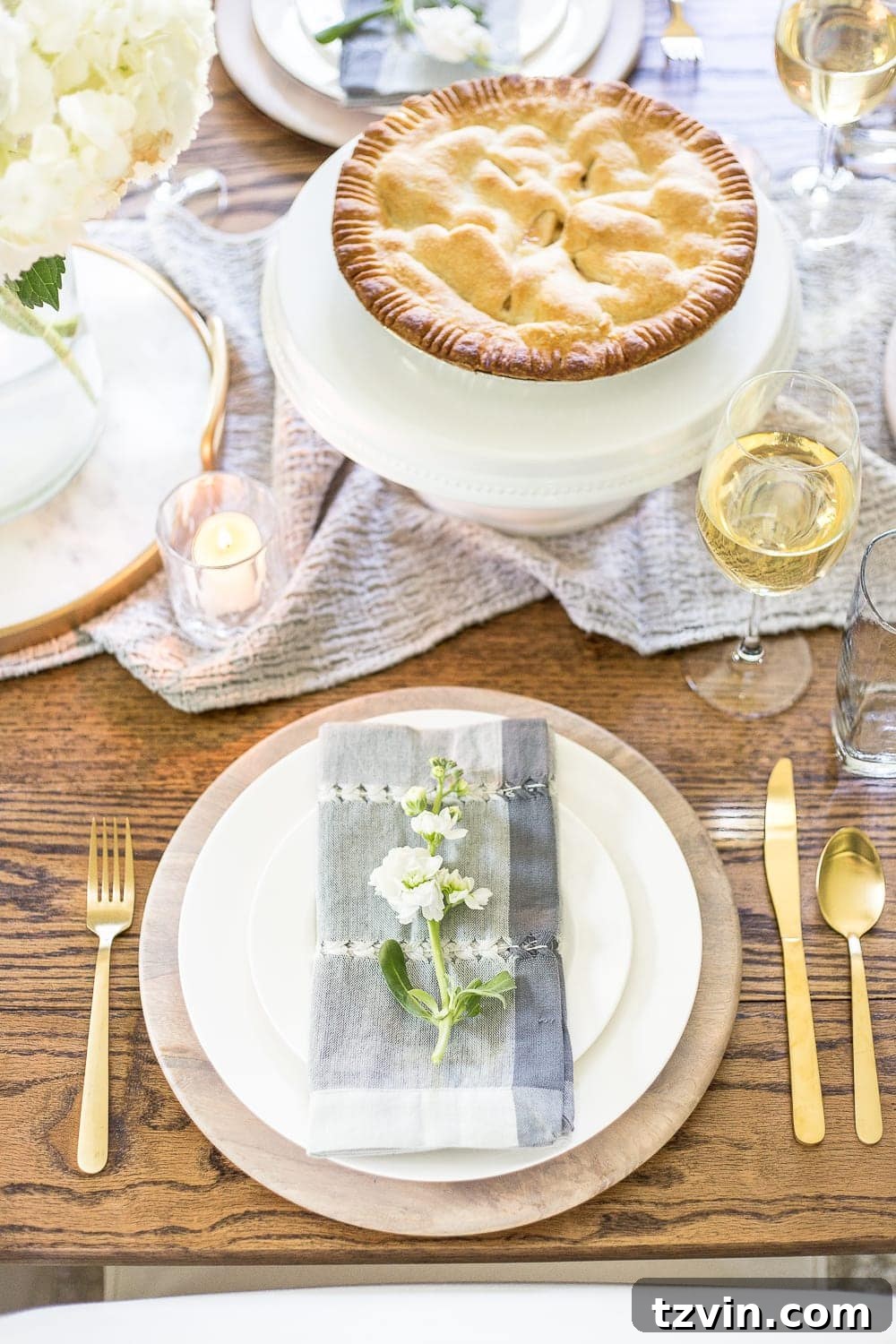 Summer Home Tour - Dining Room Decor