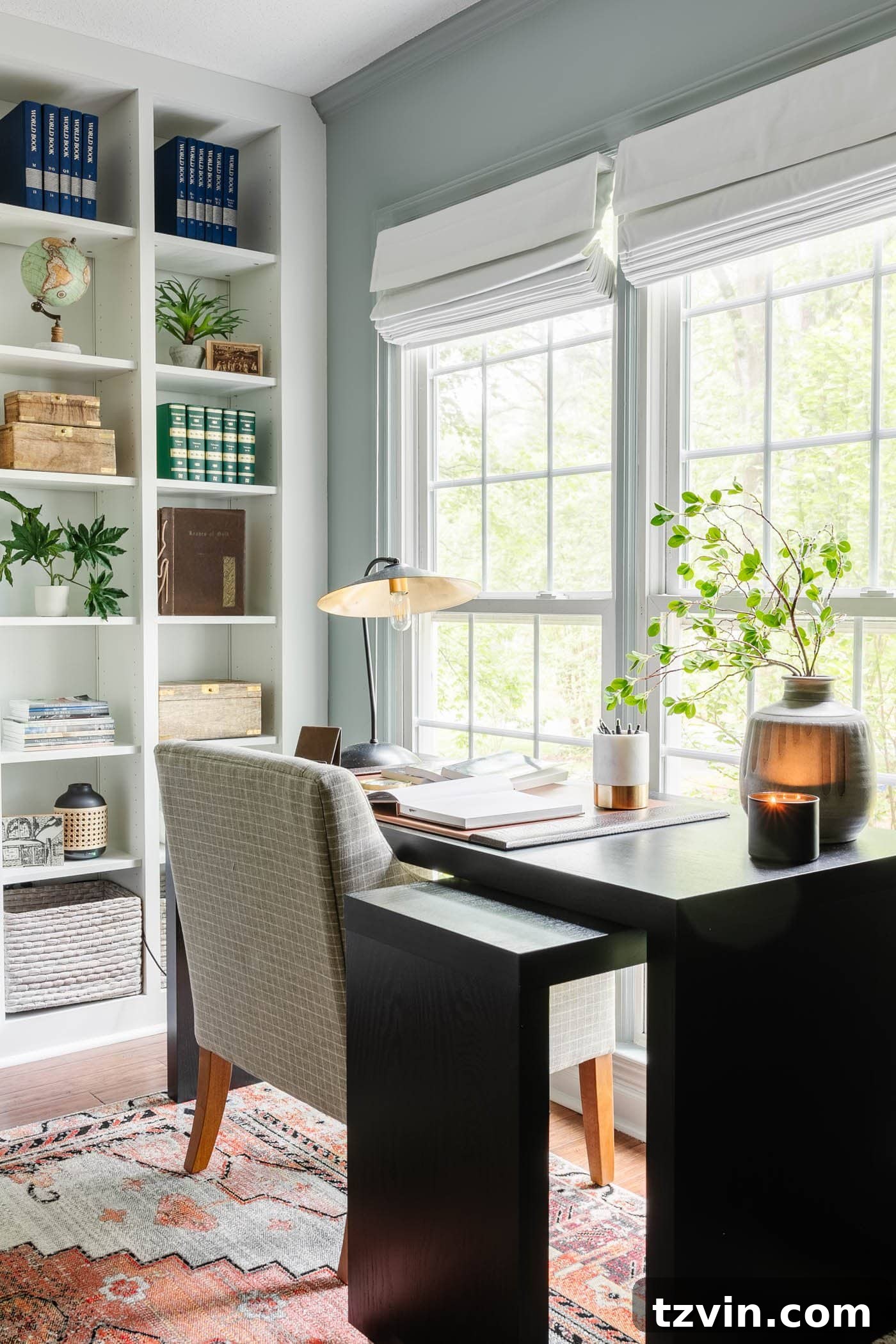 23 Smart Hacks to Make Your Small Room Feel Instantly Bigger 23 small home office with built in shelves