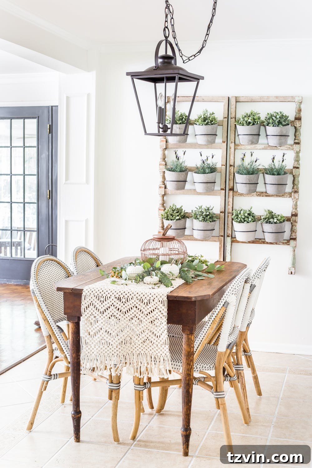 neutral fall breakfast nook