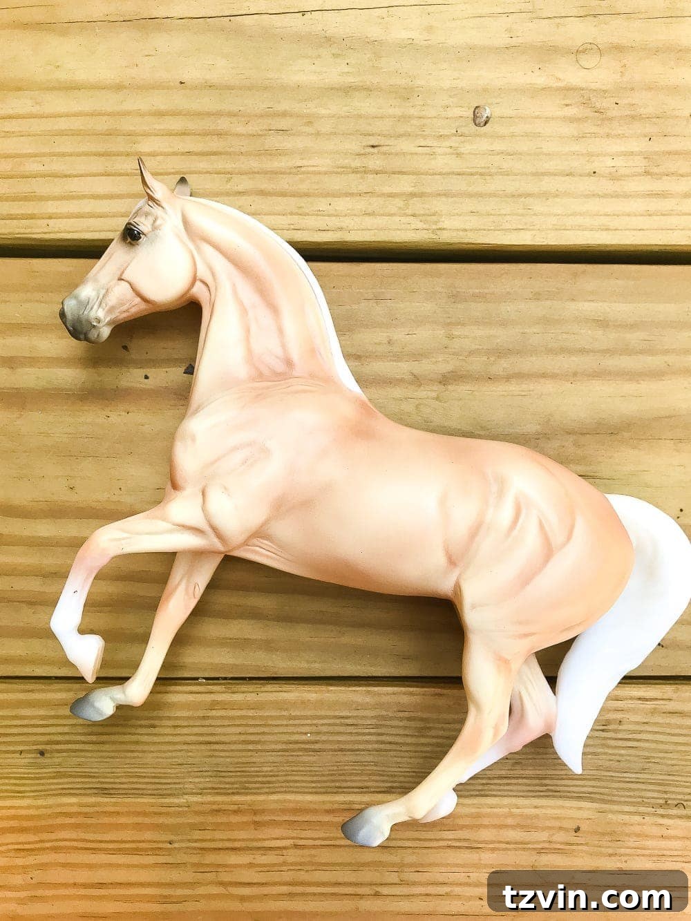 Homemade Concrete Horse Statue 2 Finished DIY concrete equestrian statuette