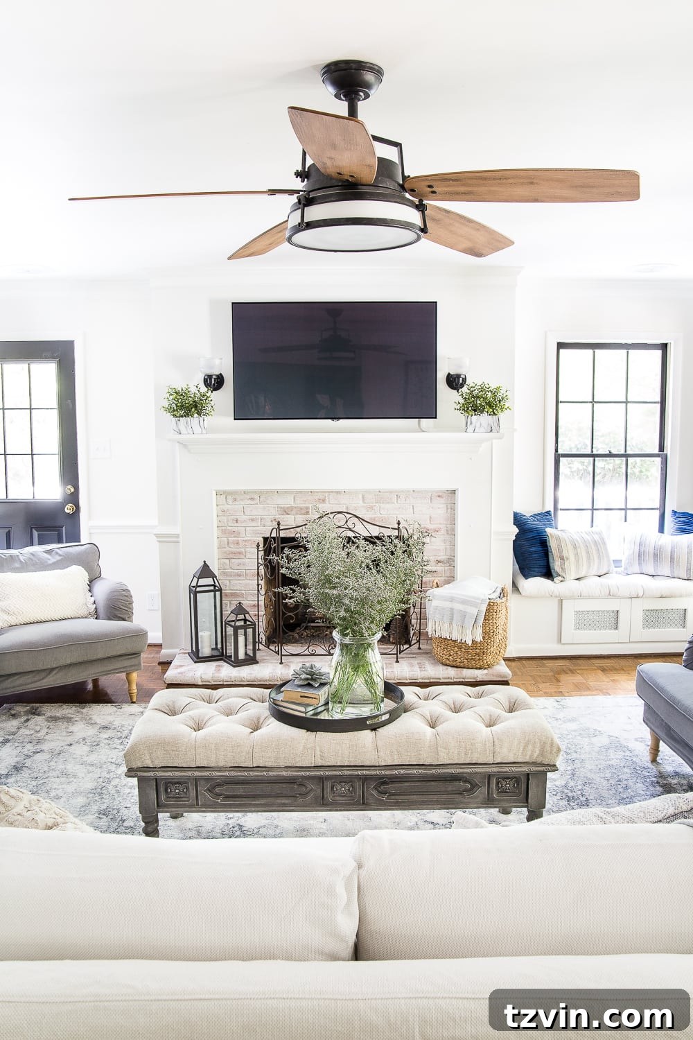Elevating Interior Photography to Art 3 Improve your interior photography skills with expert tips. Learn to photograph interiors for blogs, design portfolios, or real estate listings. Photography course for stylists and influencers.