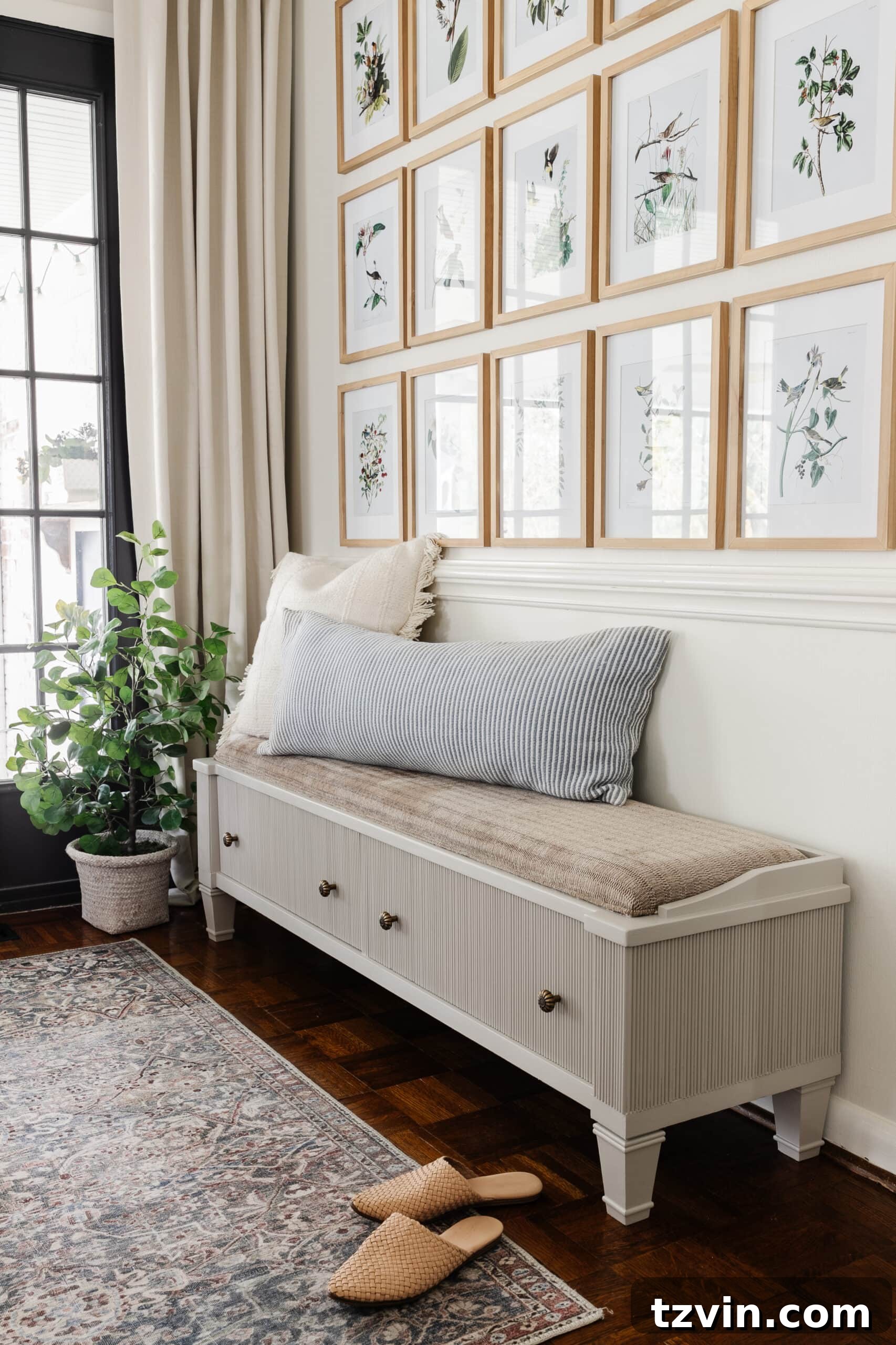 15 Stylish Secrets to Hide Household Eyesores 25 living room shoe storage in bench with drawers