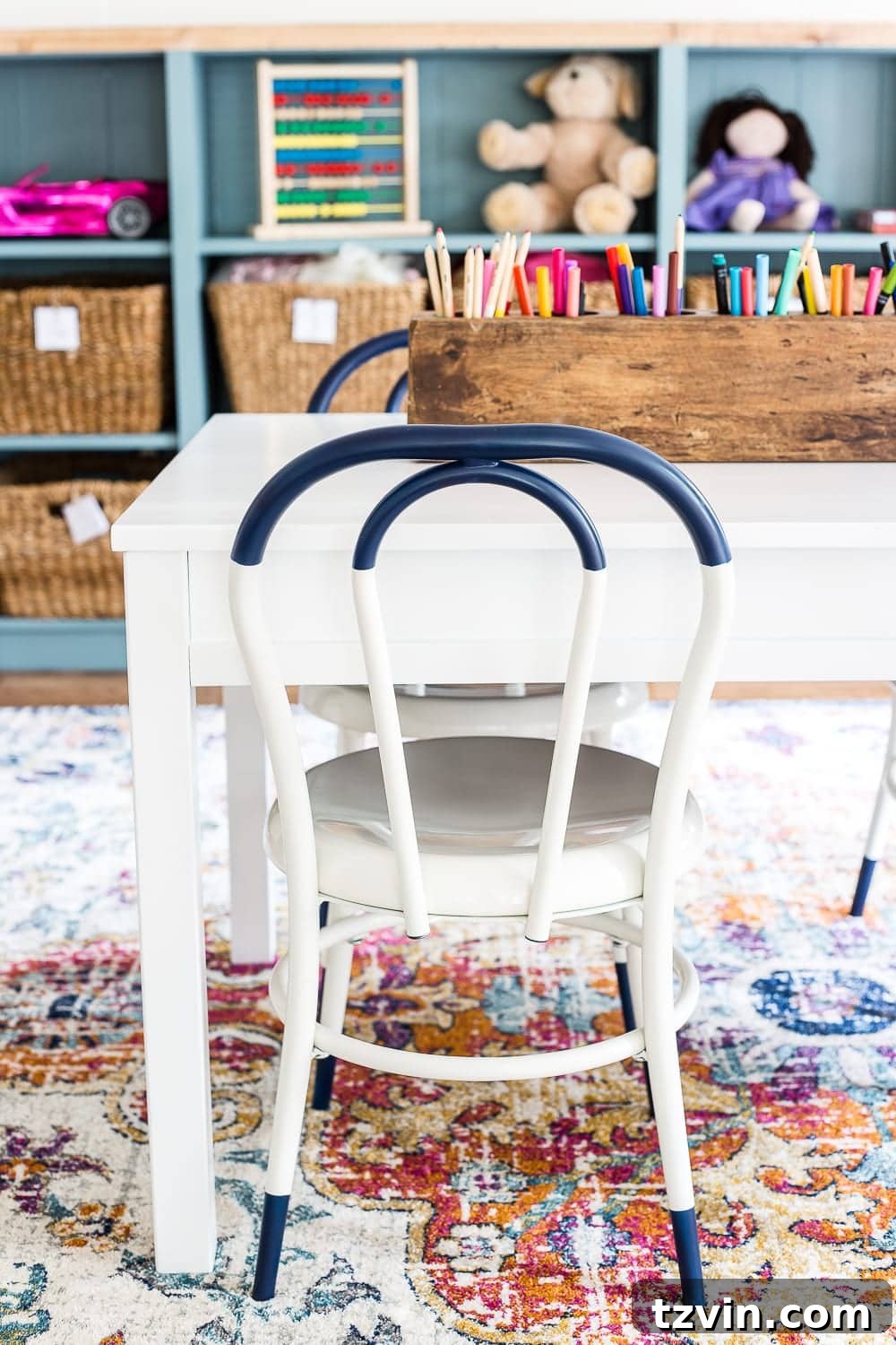 Decode Your Decorating DNA 7 6 steps to find your decorating style by examining your personality, your lifestyle, your inspirations, and what you already own to create the home you love. #decoratingstyle #findyourdecoratingstyle