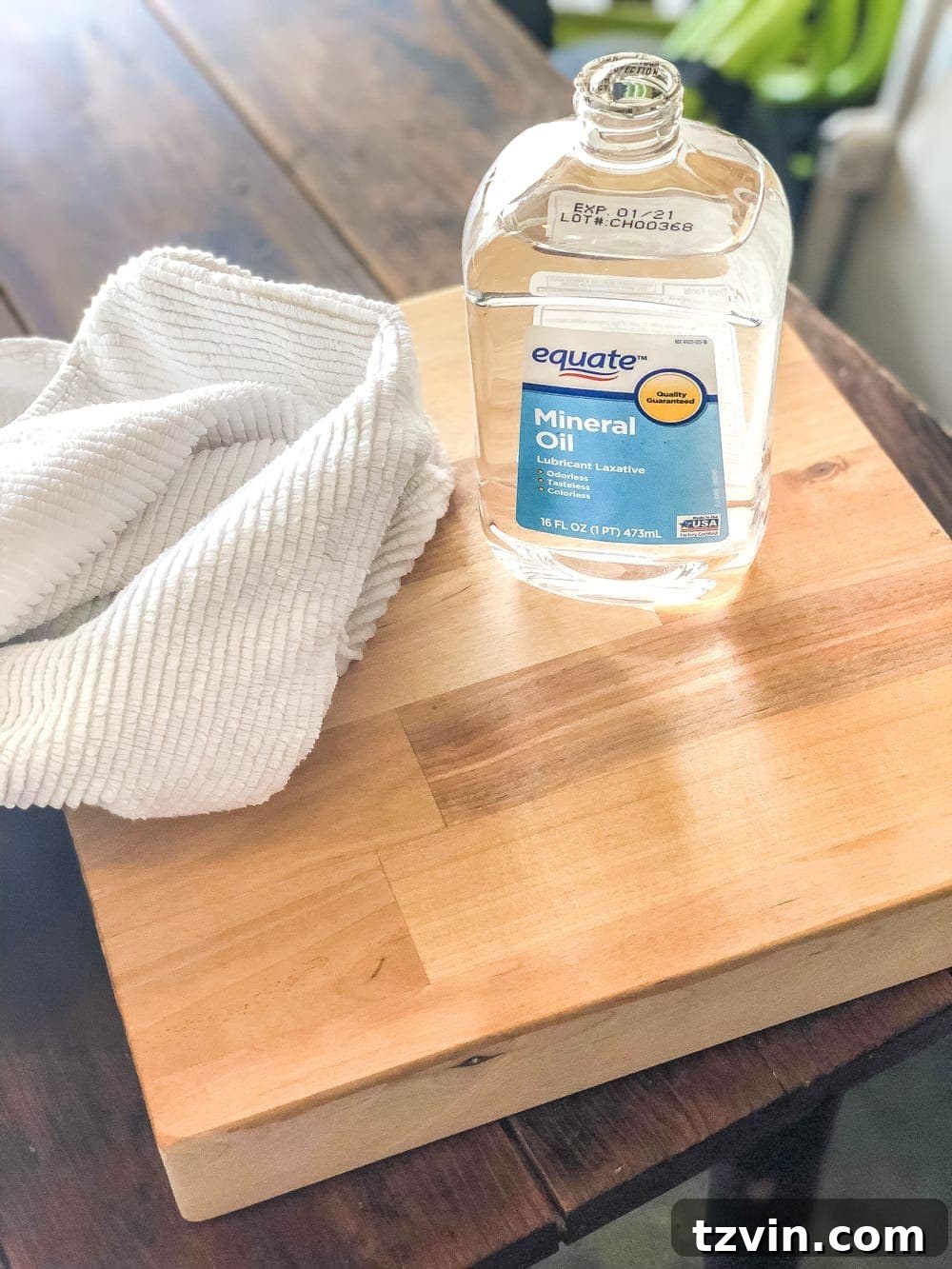 DIY Cutting Boards from Scrap Wood | How to make your own basic DIY cutting boards using scrap wood you already have in your stash to repurpose in your kitchen or give away as homemade gifts. 