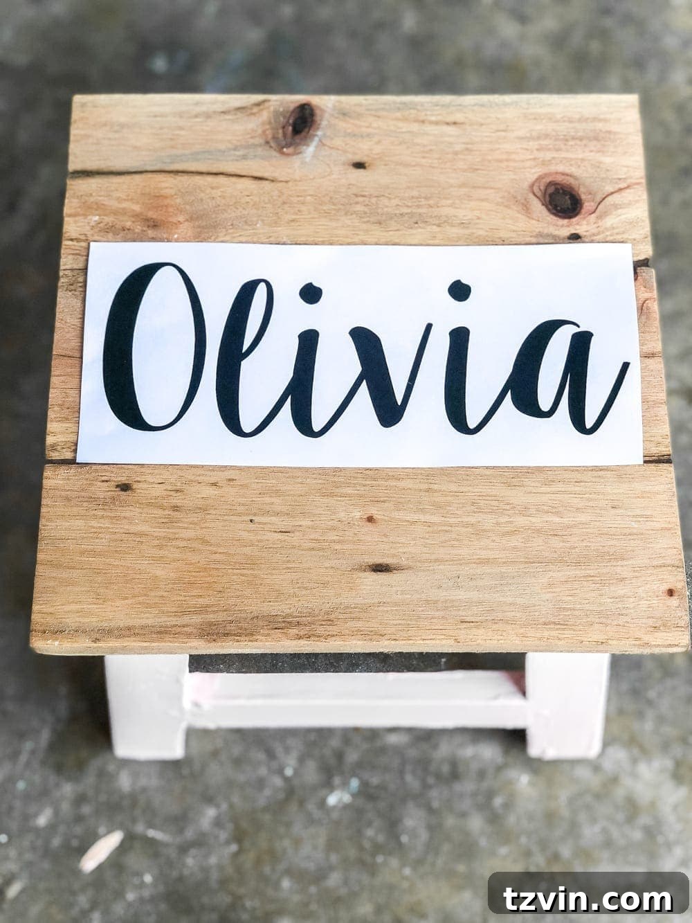 Craft Your Own Custom Step Stool 6 DIY Personalized Step Stools - Printed name for tracing technique. #personalizedstepstool #diysign #diymonogram