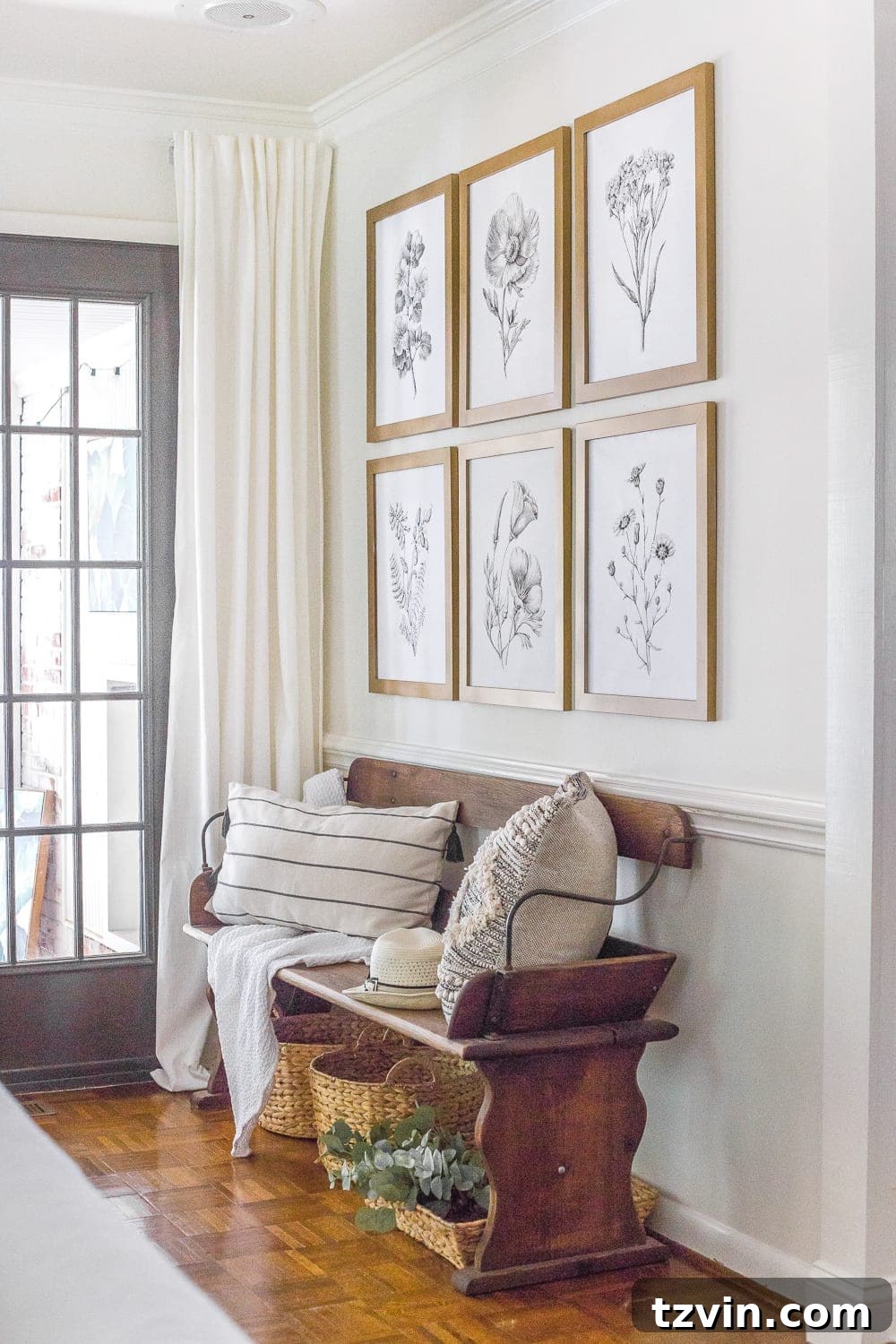 Modern Botanical Elegance Prints 2 A free high resolution printable set of black and white modern minimalist botanical art and the best aged brass spray paint for frames. Elevate your home with stunning botanical wall art and DIY frame makeovers.
