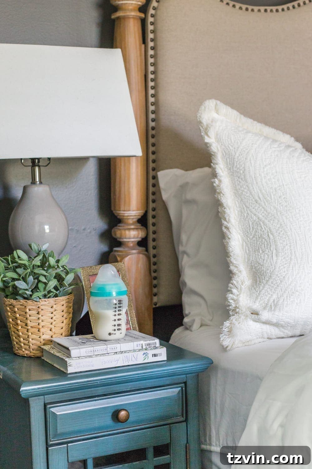 Exclusive Pumping Hack - Keep a bottle of fresh pumped milk on the nightstand for up to 6 hours for middle-of-the-night feedings. 