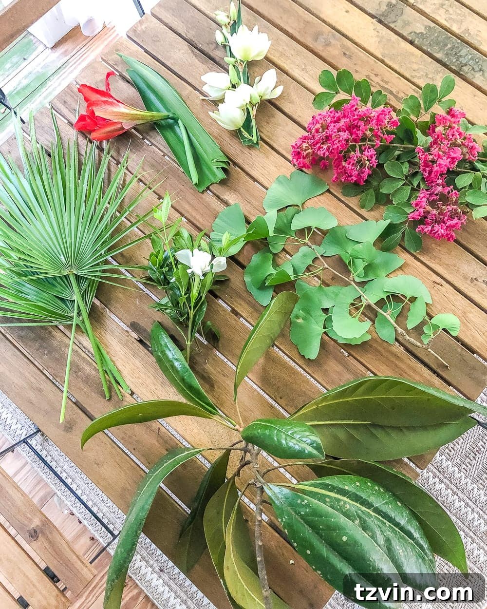 DIY Pressed Flower Art | How to press flowers and leaves from your own backyard to frame as inexpensive, vintage-inspired wall decor. 