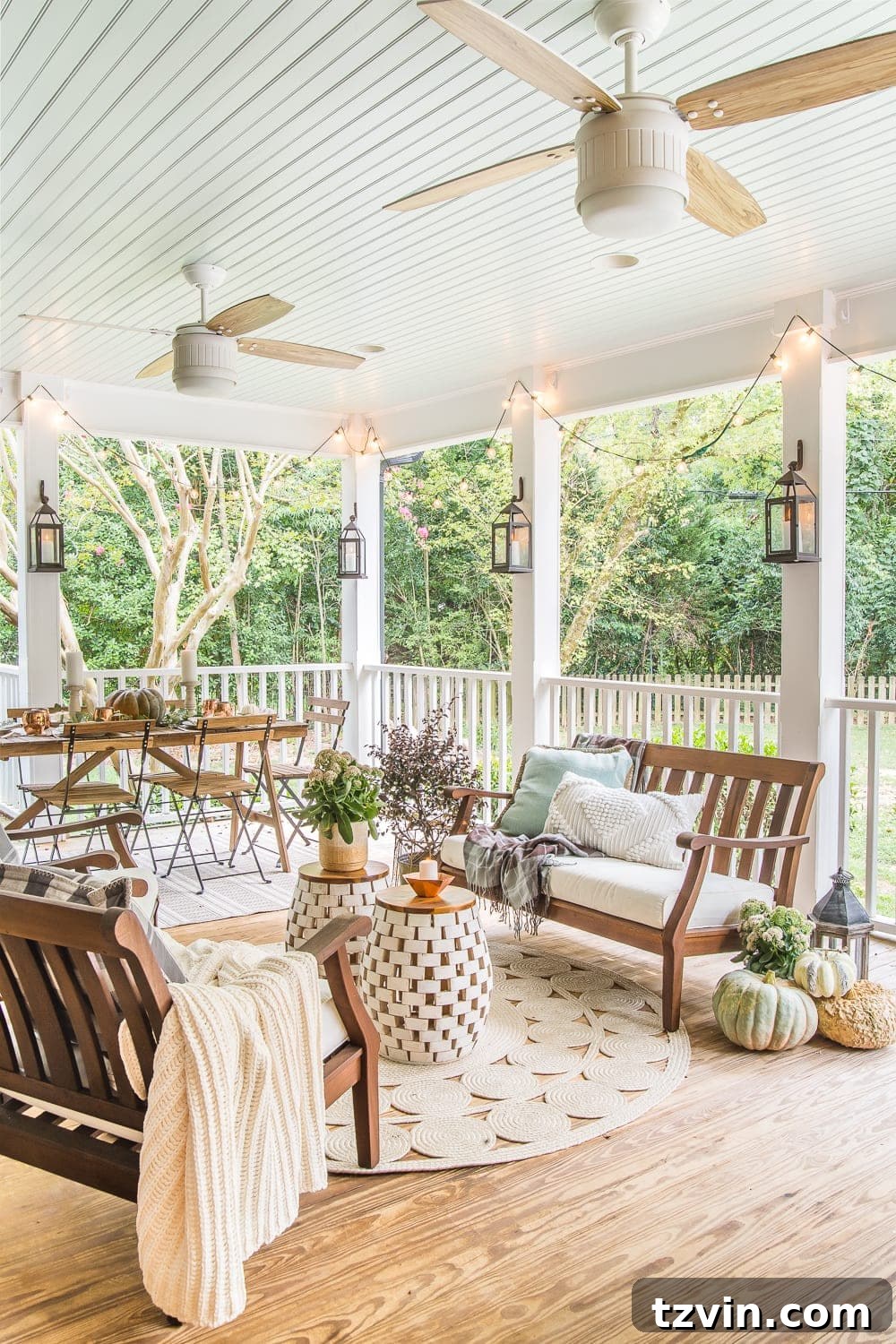 Smart Capsule Decor for Your Fall Back Porch 2 Cozy Neutral Fall Back Porch Decor with Multi-Seasonal Accents