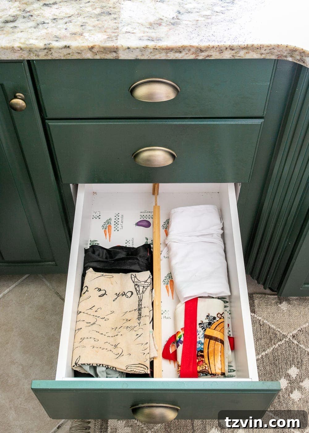 Kitchen Organization Makeover | Apron Drawer Organization - Organized Apron Storage