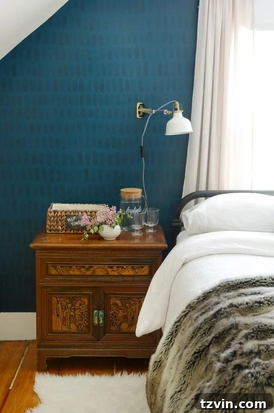 Craft Your Style: DIY Wall Decor Projects to Personalize Your Home 13 A simple DIY Wall Decor Idea to use brushstrokes as an interesting focal wall