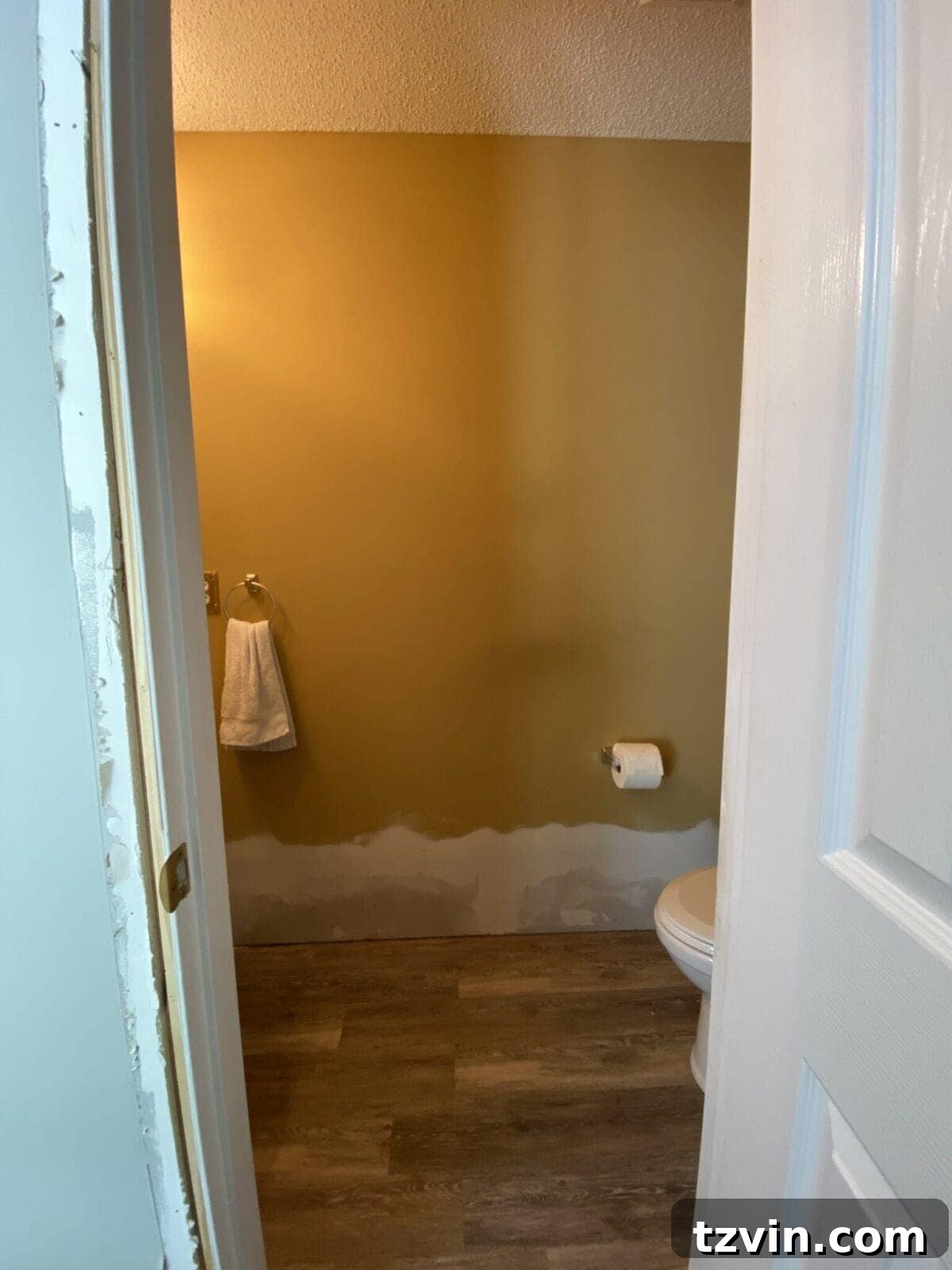 Powder Room Before Makeover 2
