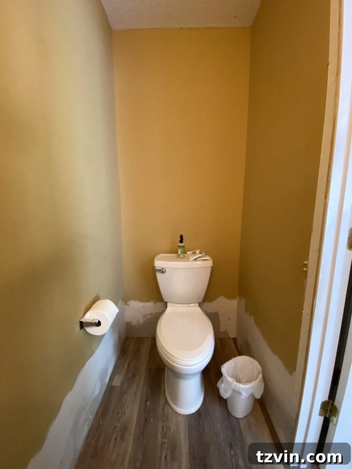 Powder Room Before Makeover 3