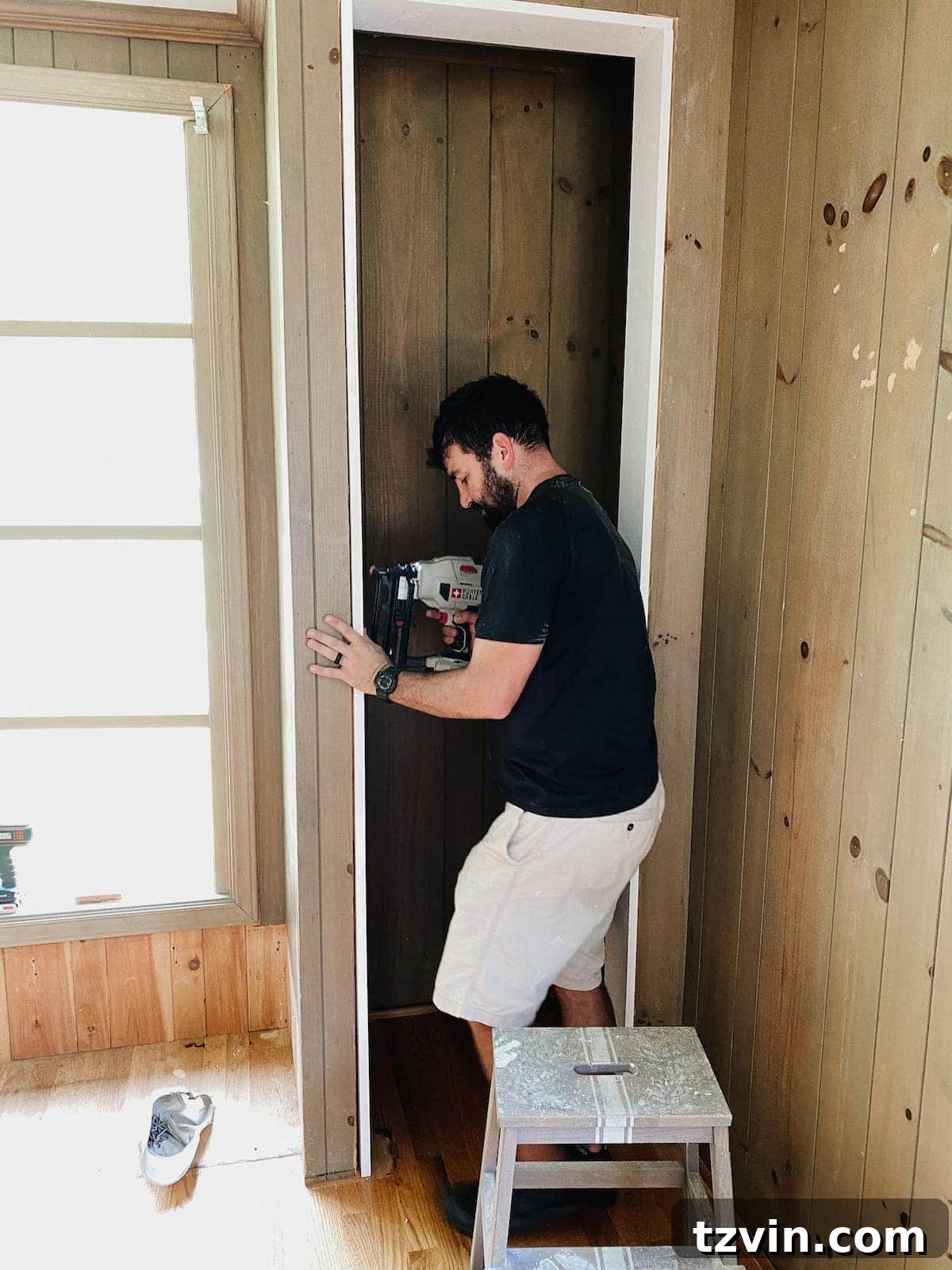 Framing the sides of a closet opening with 1x6 boards