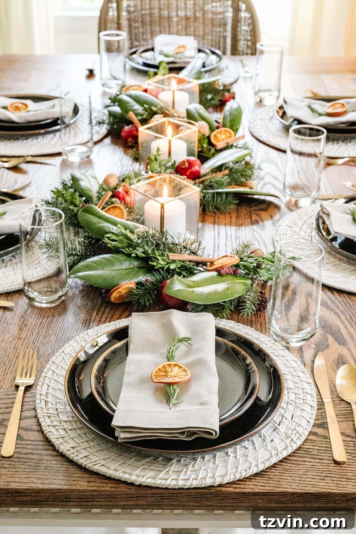 Modern Traditional Christmas Dining: Room Decor & Sangria Recipe Printable 5 Christmas table centerpiece with fresh leaves and dried citrus