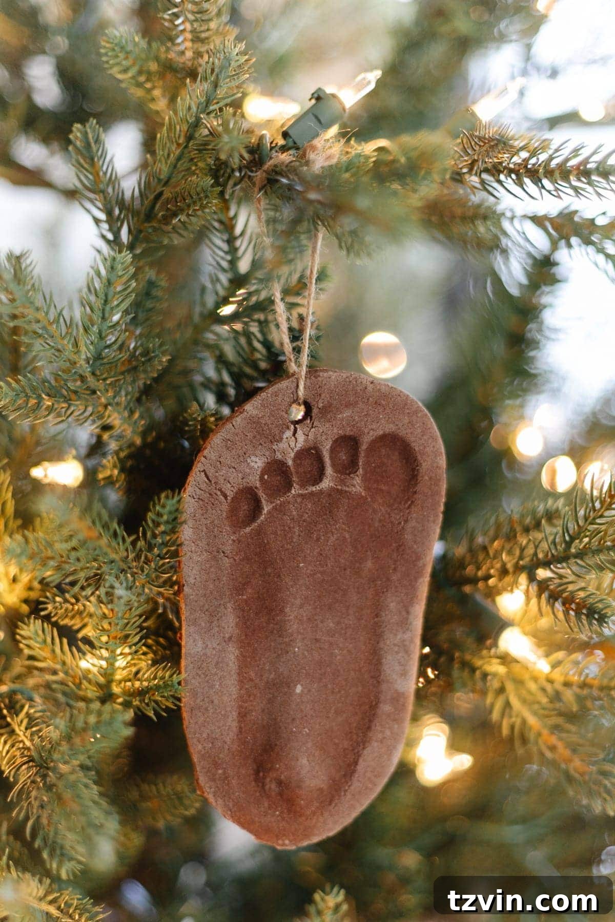 Aromatic Cinnamon Salt Dough Creations 2 DIY Cinnamon Salt Dough Ornaments | A step-by-step tutorial to make cinnamon salt dough ornaments that look just like gingerbread cookies, smell amazing, and last for years.