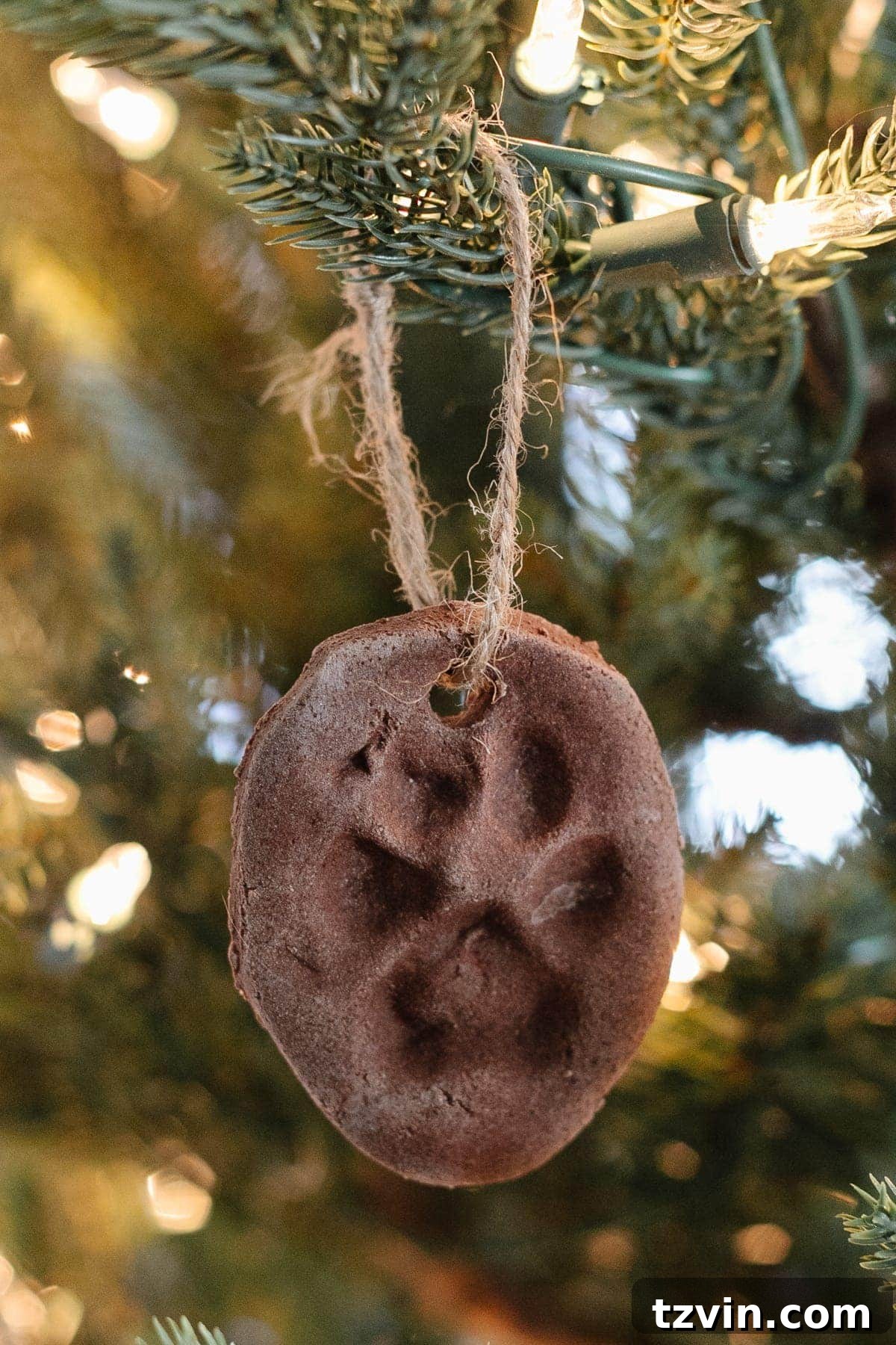 Aromatic Cinnamon Salt Dough Creations 14 DIY Cinnamon Salt Dough Ornaments | A step-by-step tutorial to make cinnamon salt dough ornaments that look just like gingerbread cookies, smell amazing, and last for years.