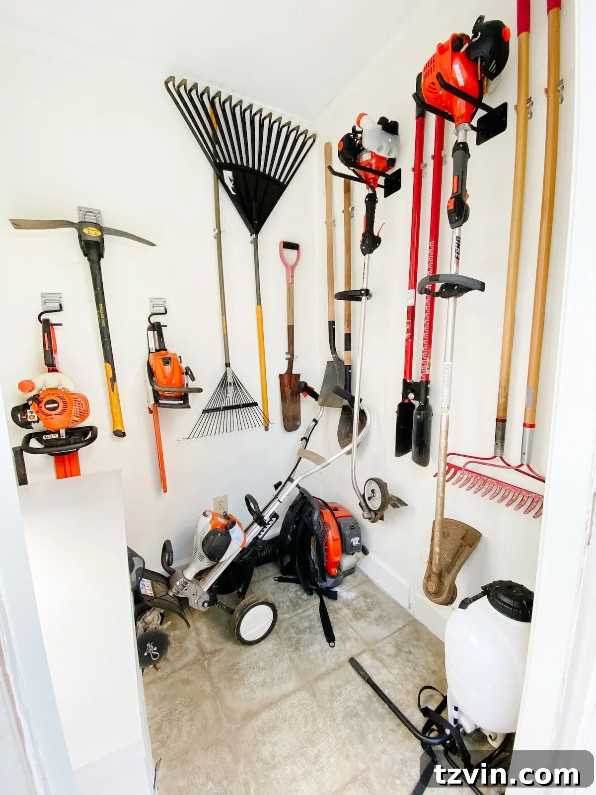 Shed Chic: A Closet Reinvention 8 Hanging Edger in Shed