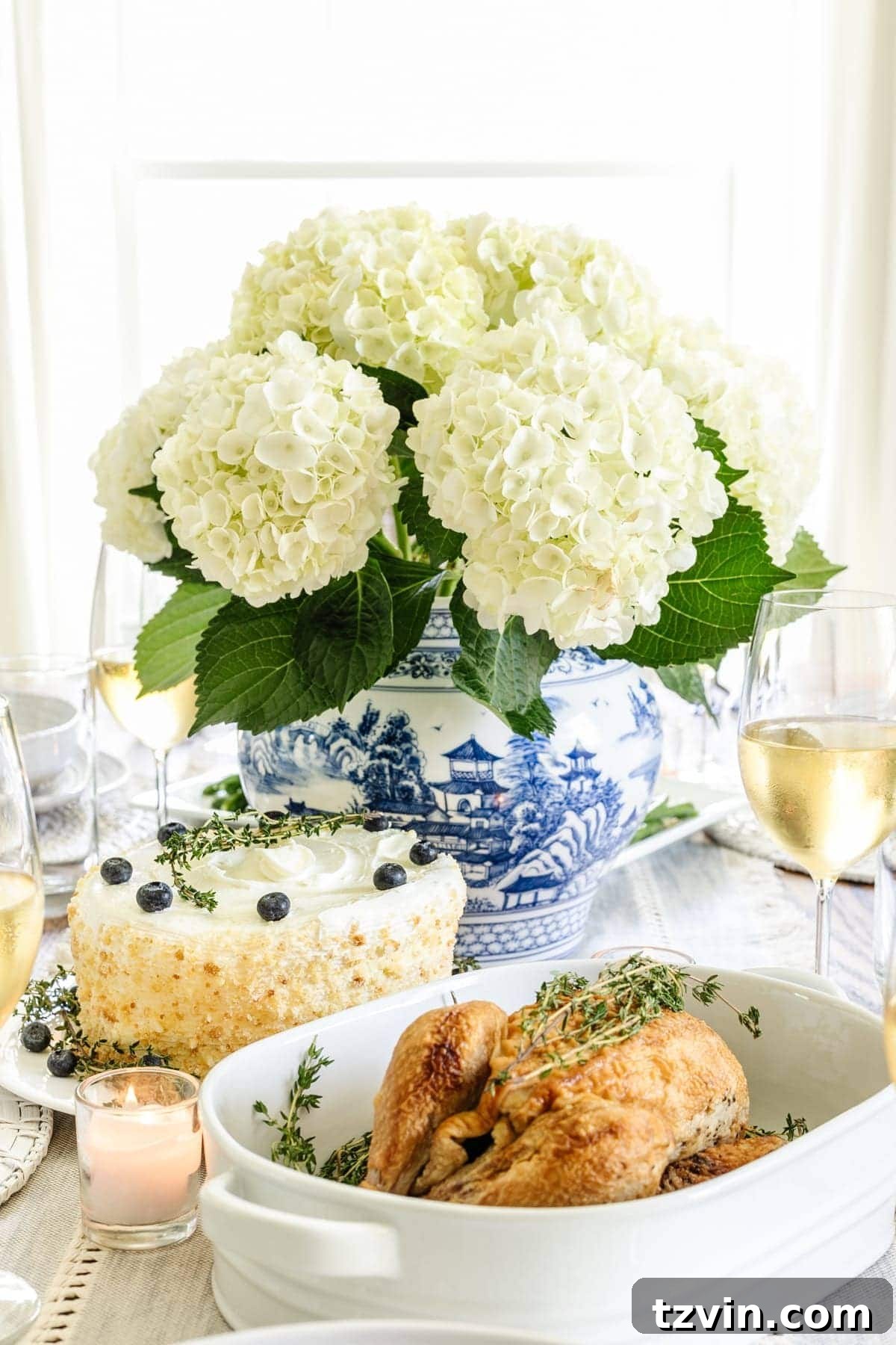 chinoiserie blue willow vase