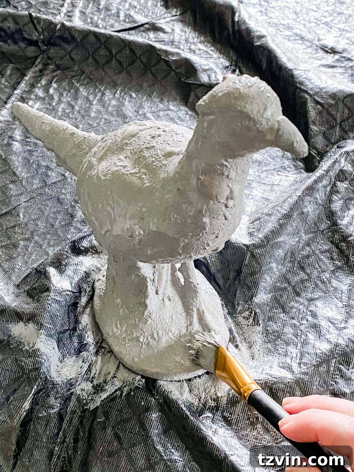 diy texture paint using baking soda mixed to cake frosting consistency