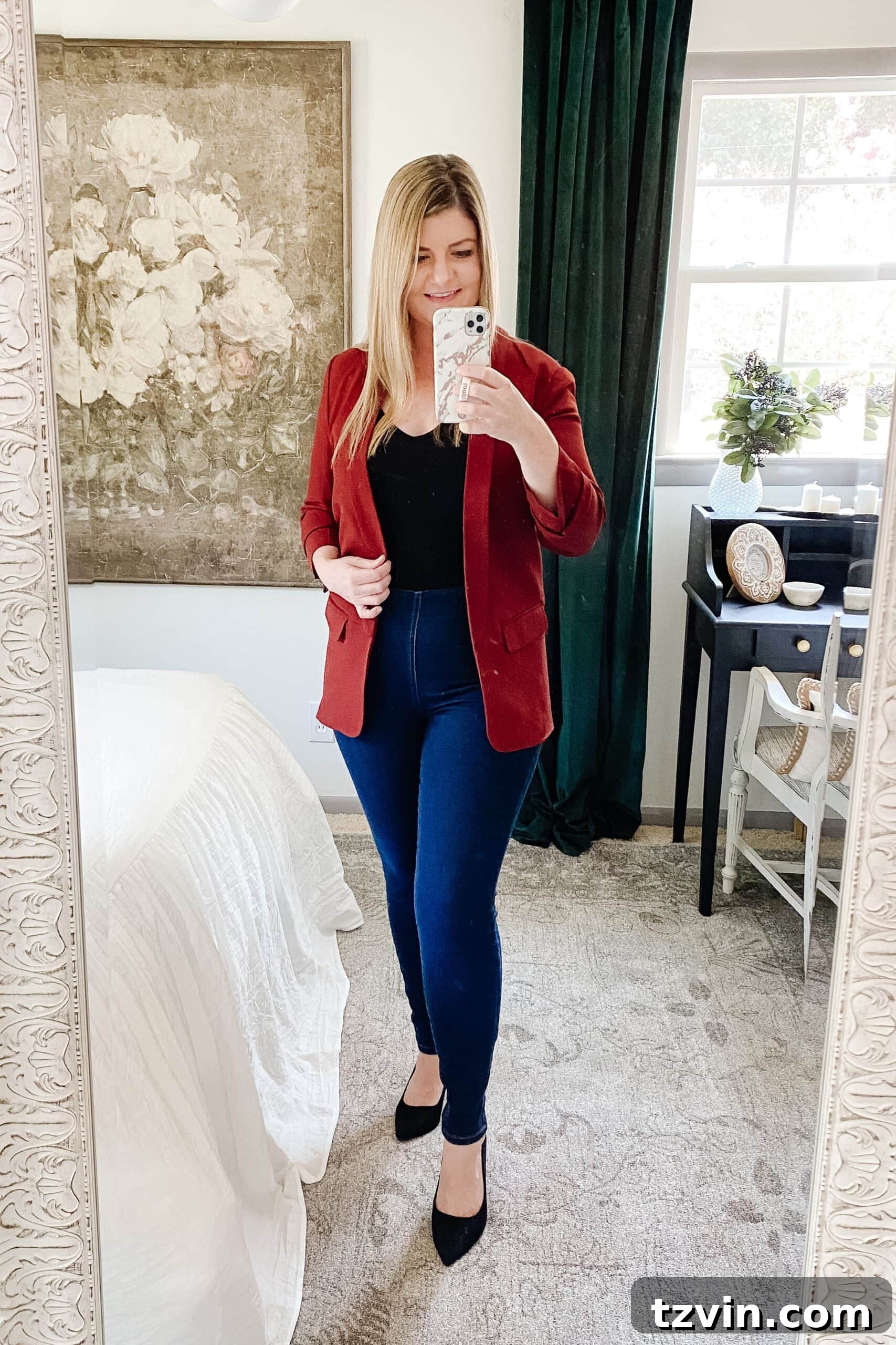 6 Fall Outfits That Make You Look Instantly Slimmer 2 Slimming fall outfit idea: blazer, bodysuit, dark wash high waist jeans, pointed toe heels