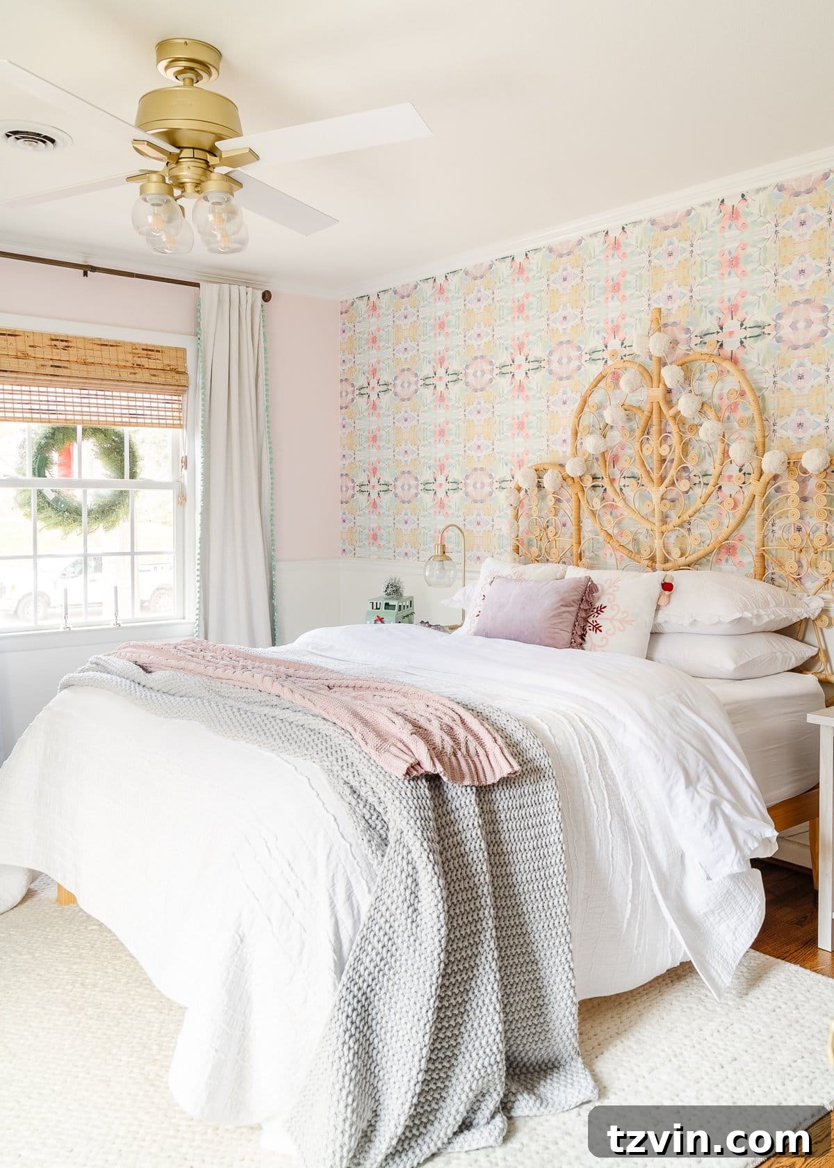 pink Christmas bedroom decor