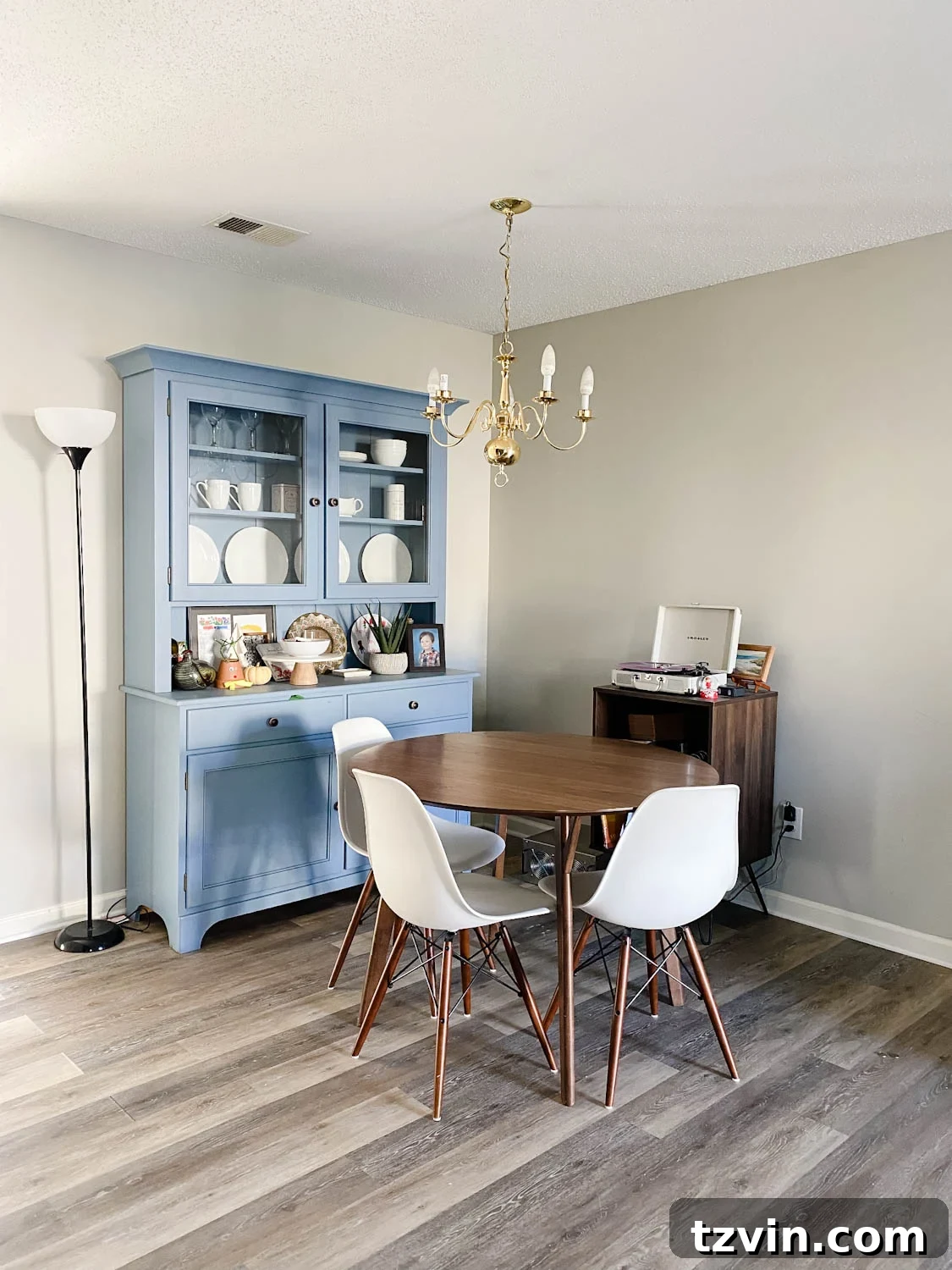 Transform Your Dining Nook Instantly 3 dining nook before