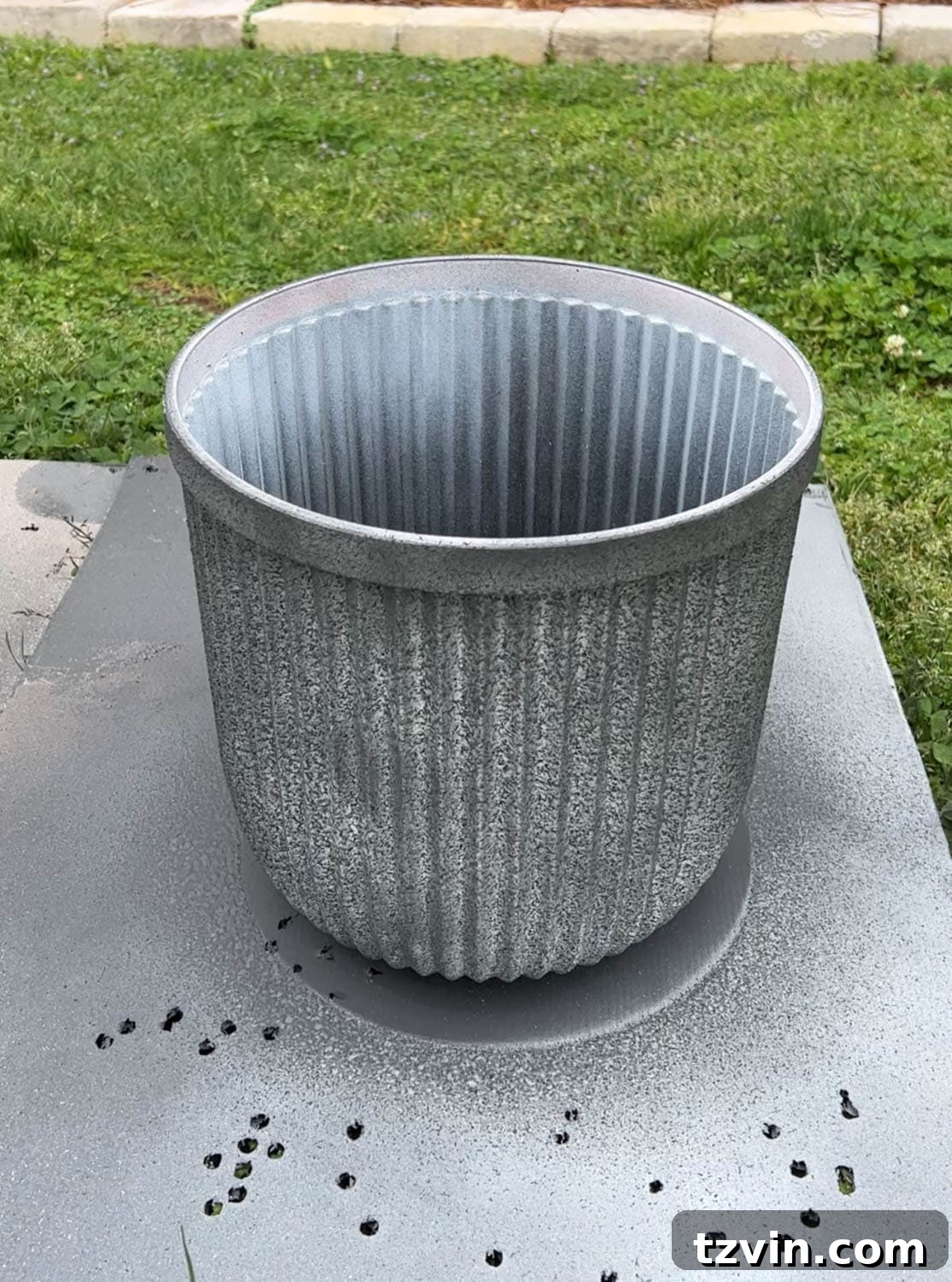 painting outdoor planters to look like concrete