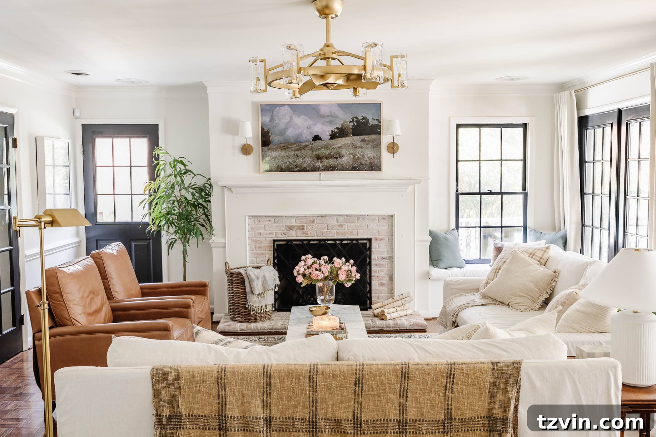 30 Budget Secrets to a Million-Dollar Home Aesthetic 17 living room using the 3 types of lighting - ambient lighting, task lighting, and accent lighting