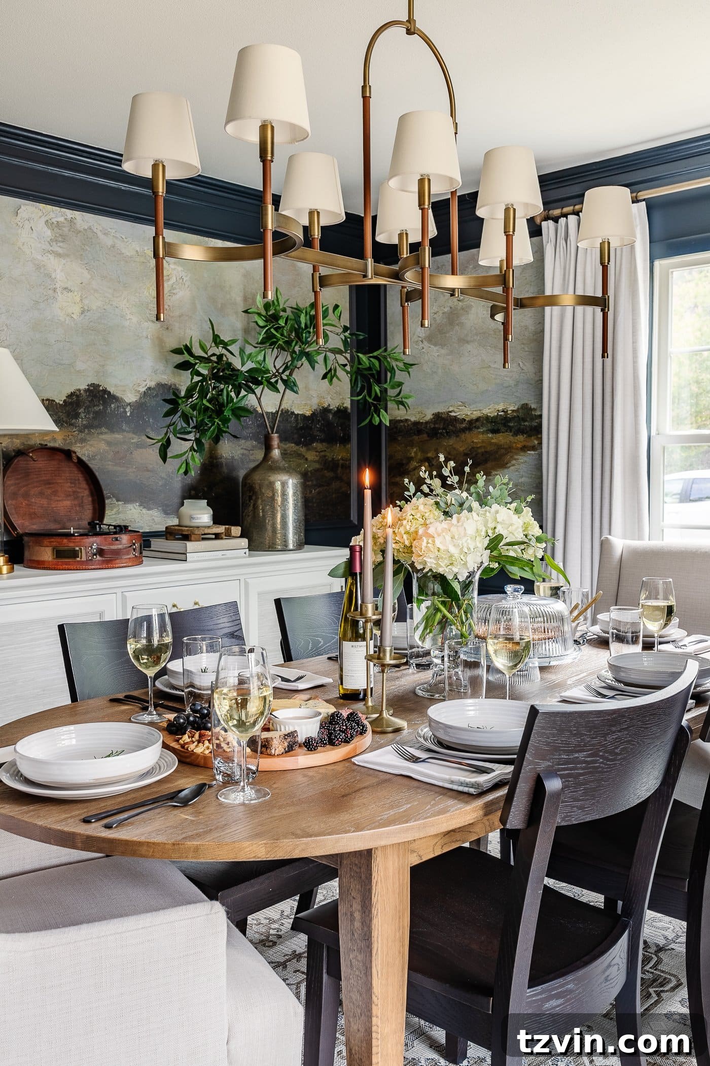 Effortless Table Settings for Every Occasion 4 dinner table decor in a dining room with summer centerpiece, neutral dinnerware, and charcuterie board