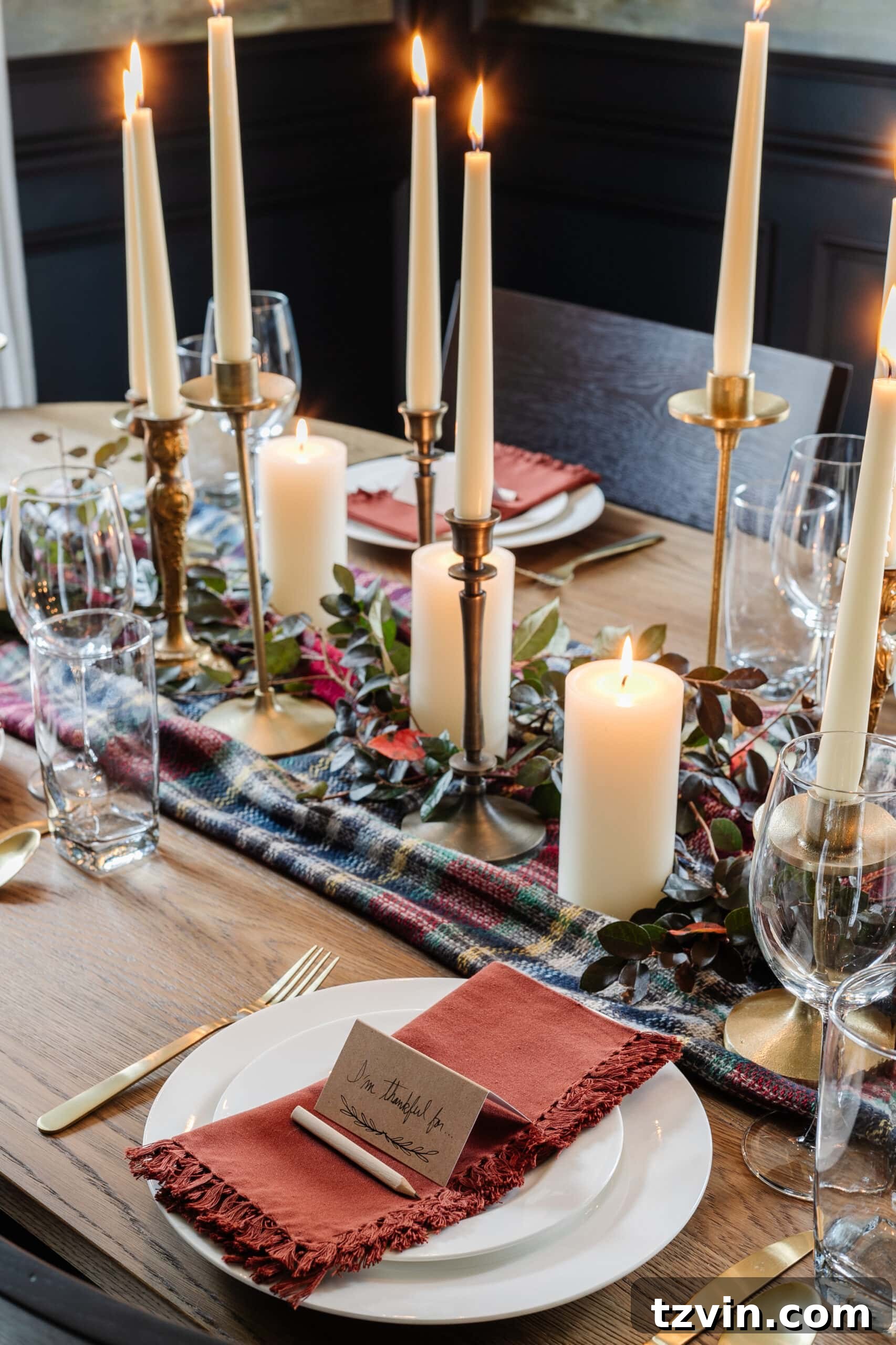 thanksgiving table decor idea and thanksgiving place setting using thrift store finds and commonly used items from around the house