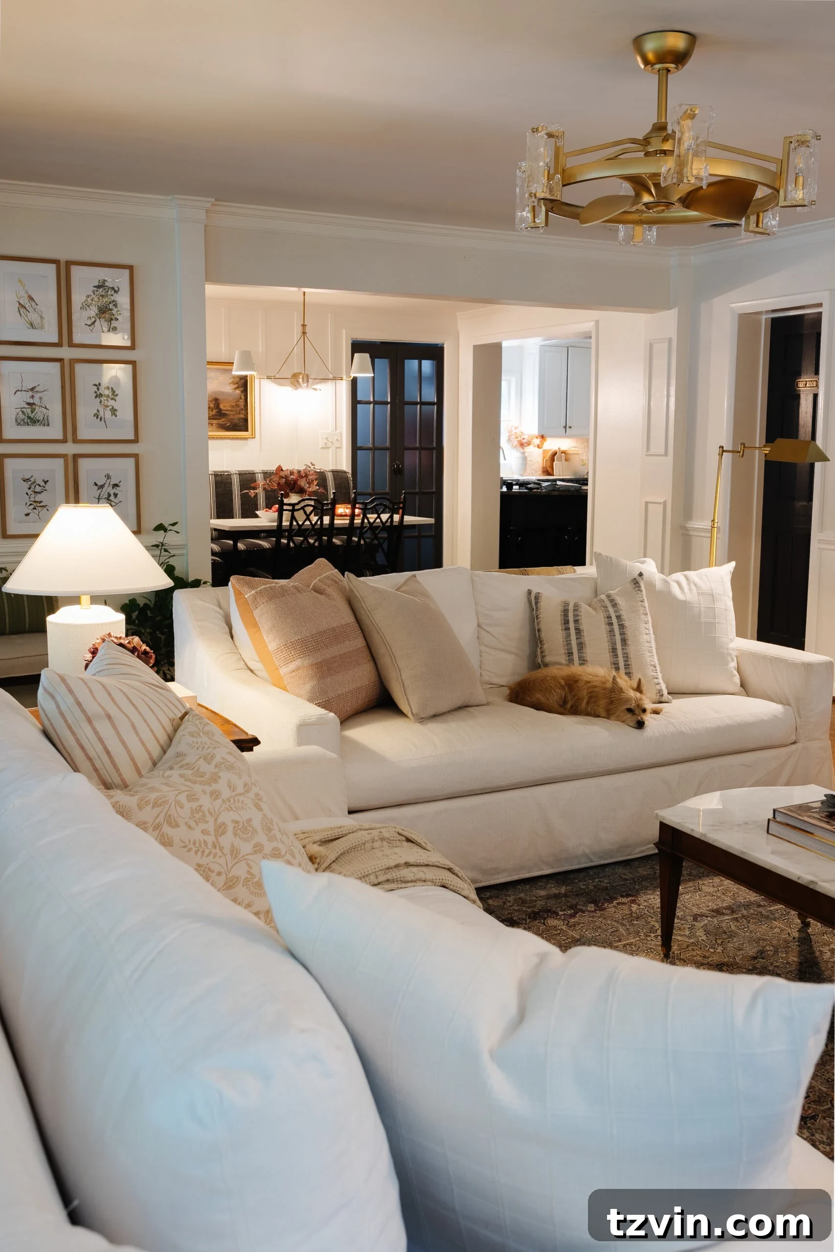 Effortless Autumn Living Room Decor for Less 20 Fall living room decor ideas with lamps and soft lighting