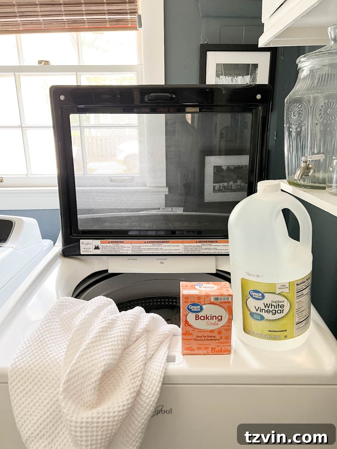 how to get rid of musty smell in house with baking soda and white vinegar in laundry